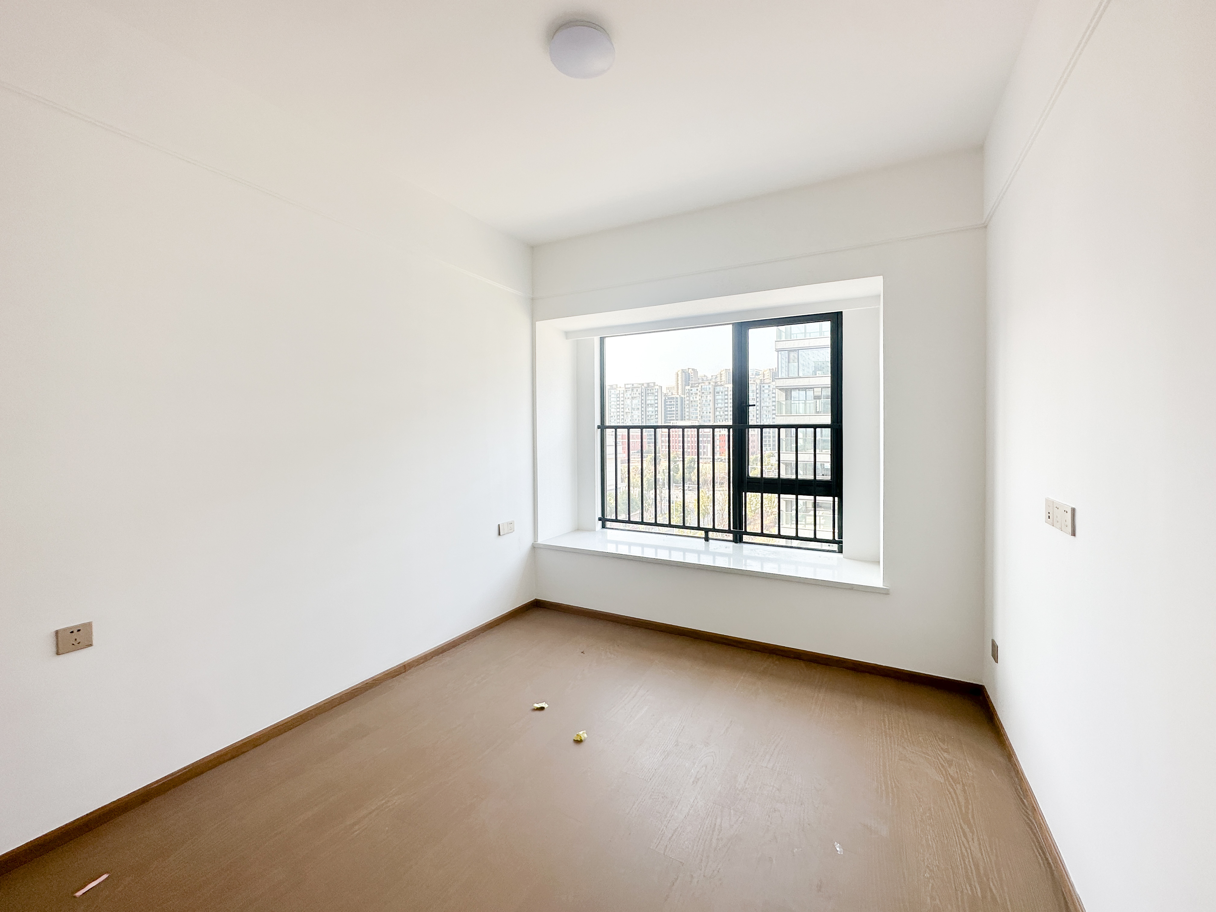 嘉臣道 4室2厅2卫 410.0万 嘉臣道 4室2厅2卫 410.0万卧室