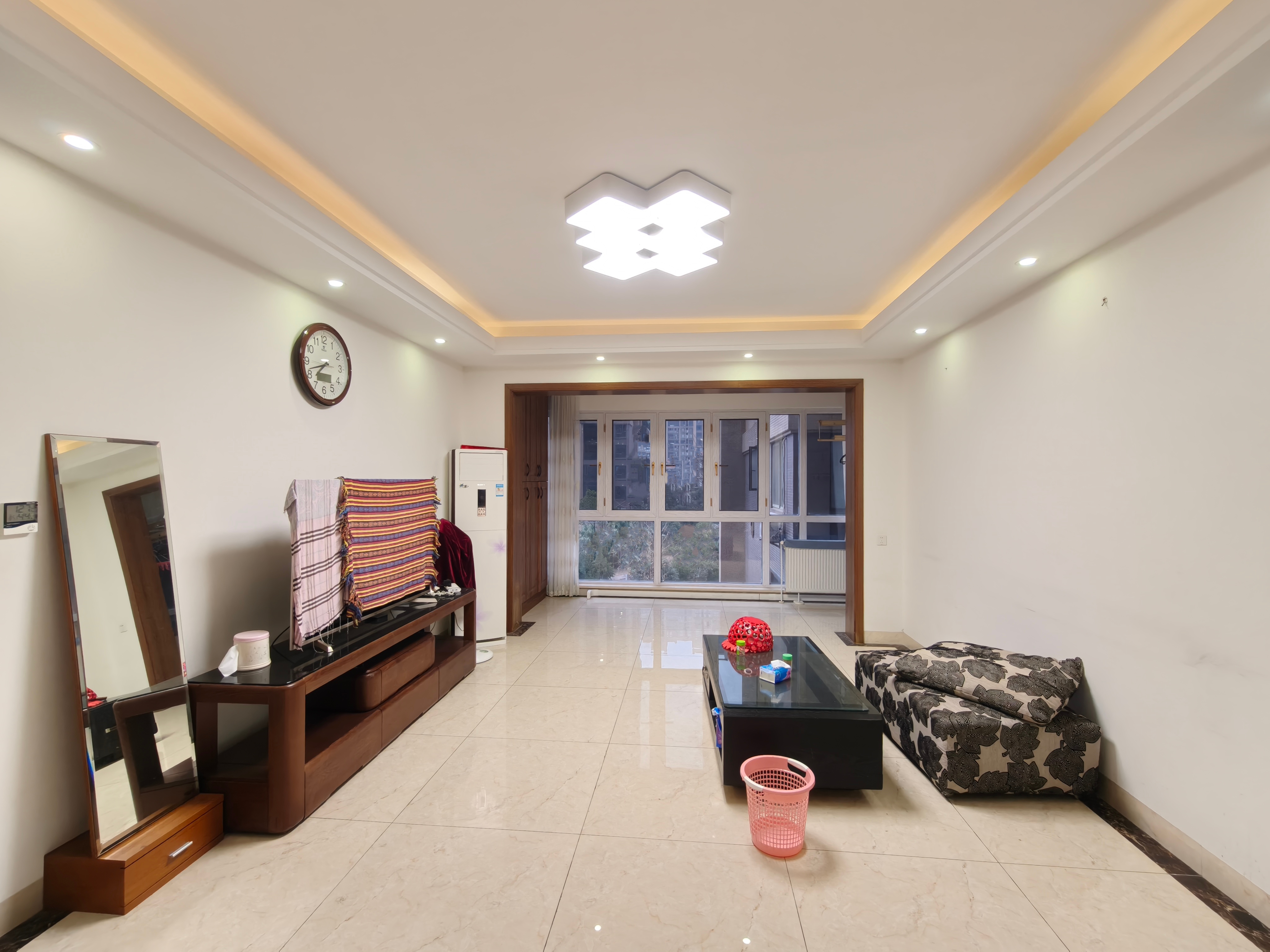 奥园养生城 4室2厅2卫 99.8万 奥园养生城 4室2厅2卫 99.8万室内图