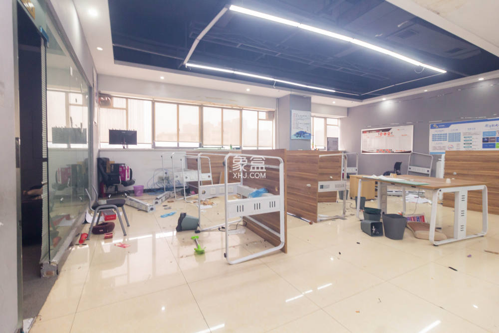 东岸城邦  1室0厅1卫   400.00万