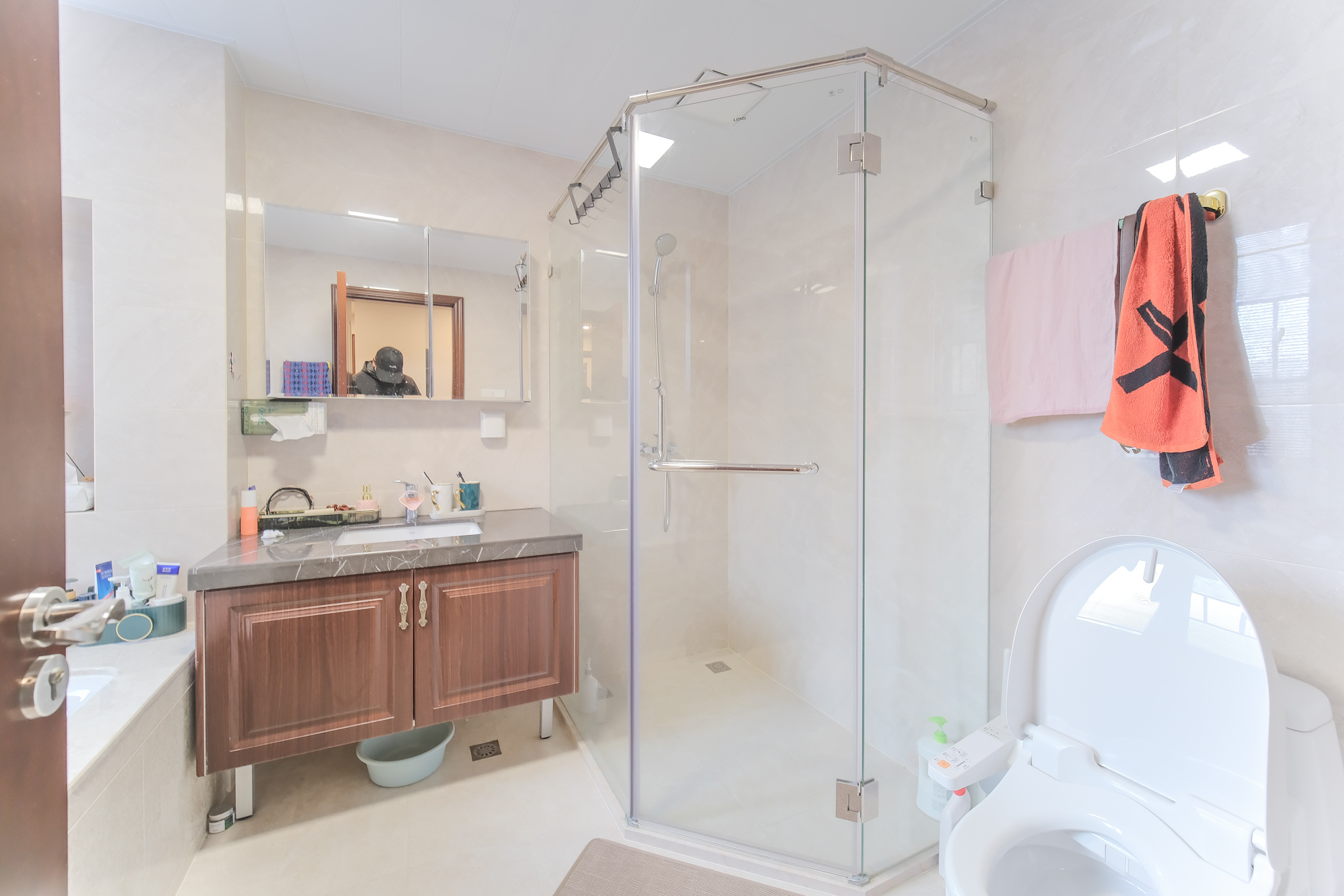 运达锦绣广场 5室2厅3卫 315.0万 运达锦绣广场 5室2厅3卫 315.0万卫生间