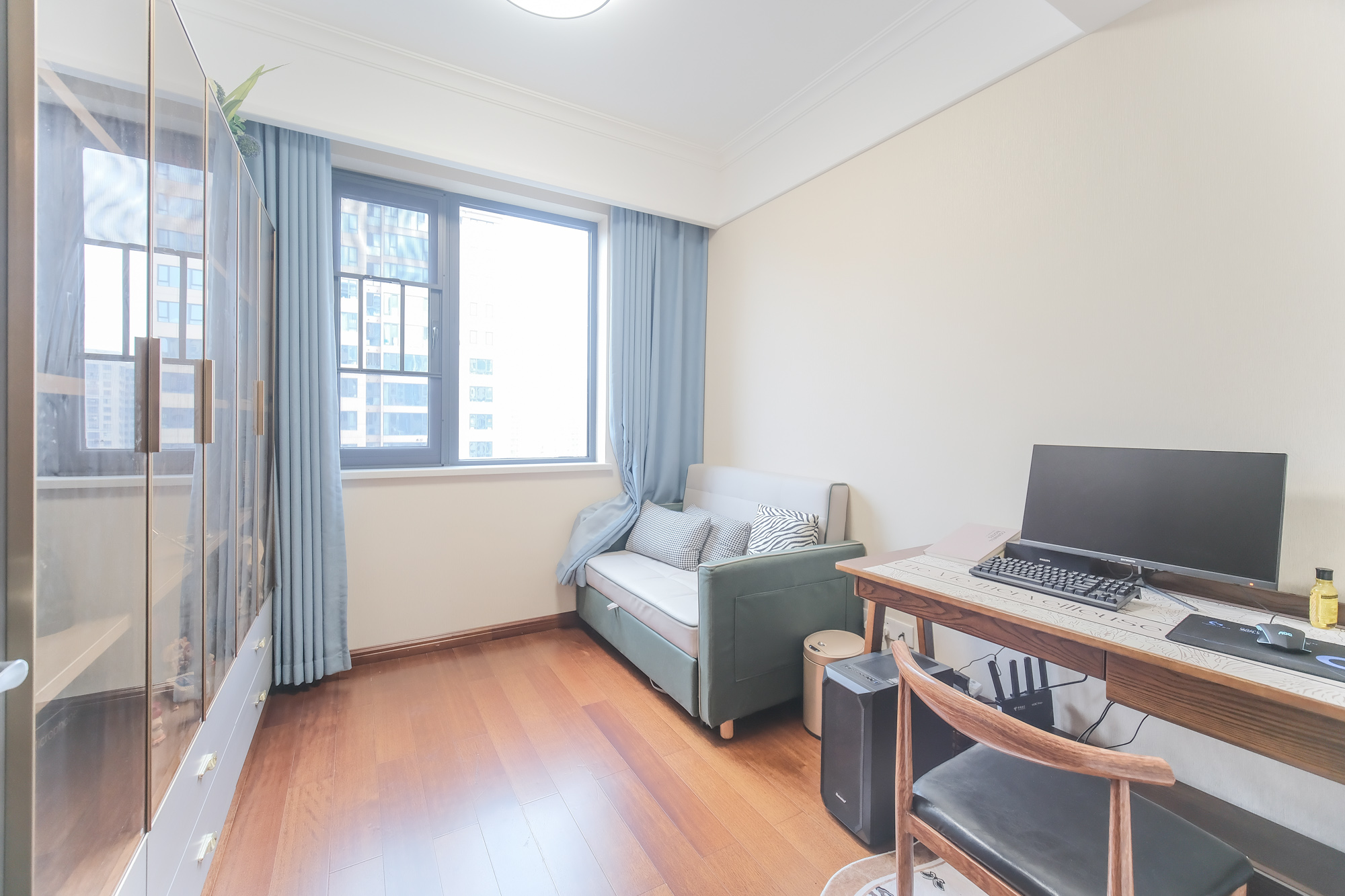 运达锦绣广场 5室2厅3卫 315.0万 运达锦绣广场 5室2厅3卫 315.0万卧室