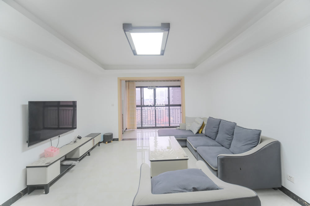 三一街区  3室2厅1卫    79.8万