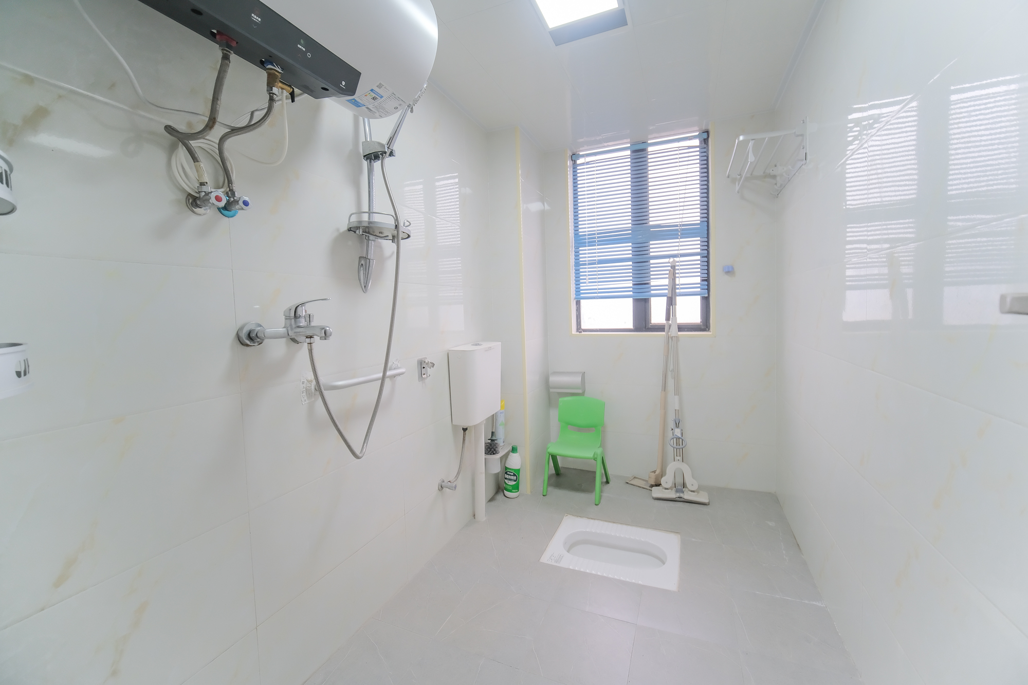 三一街区 3室2厅1卫 79.8万 三一街区 3室2厅1卫 79.8万卫生间