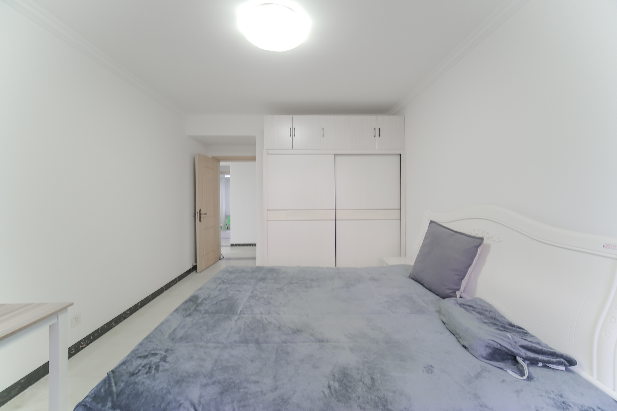 三一街区 3室2厅1卫 79.8万 三一街区 3室2厅1卫 79.8万卧室