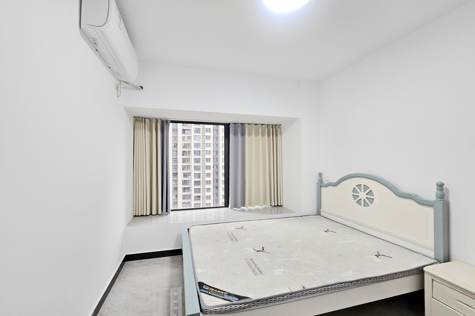 阳光城尚东湾愉景苑 4室2厅2卫 165.0万 阳光城尚东湾愉景苑 4室2厅2卫 165.0万卧室