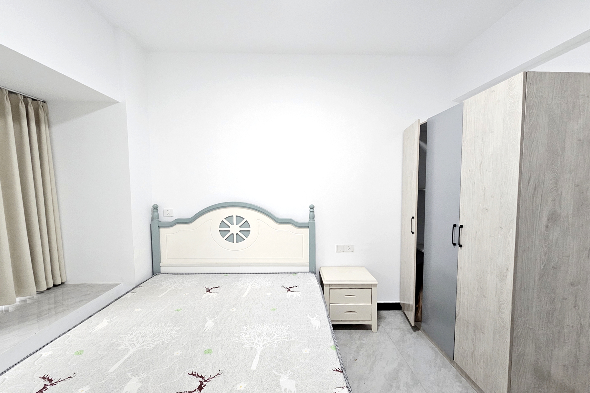 阳光城尚东湾愉景苑 4室2厅2卫 165.0万 阳光城尚东湾愉景苑 4室2厅2卫 165.0万卧室