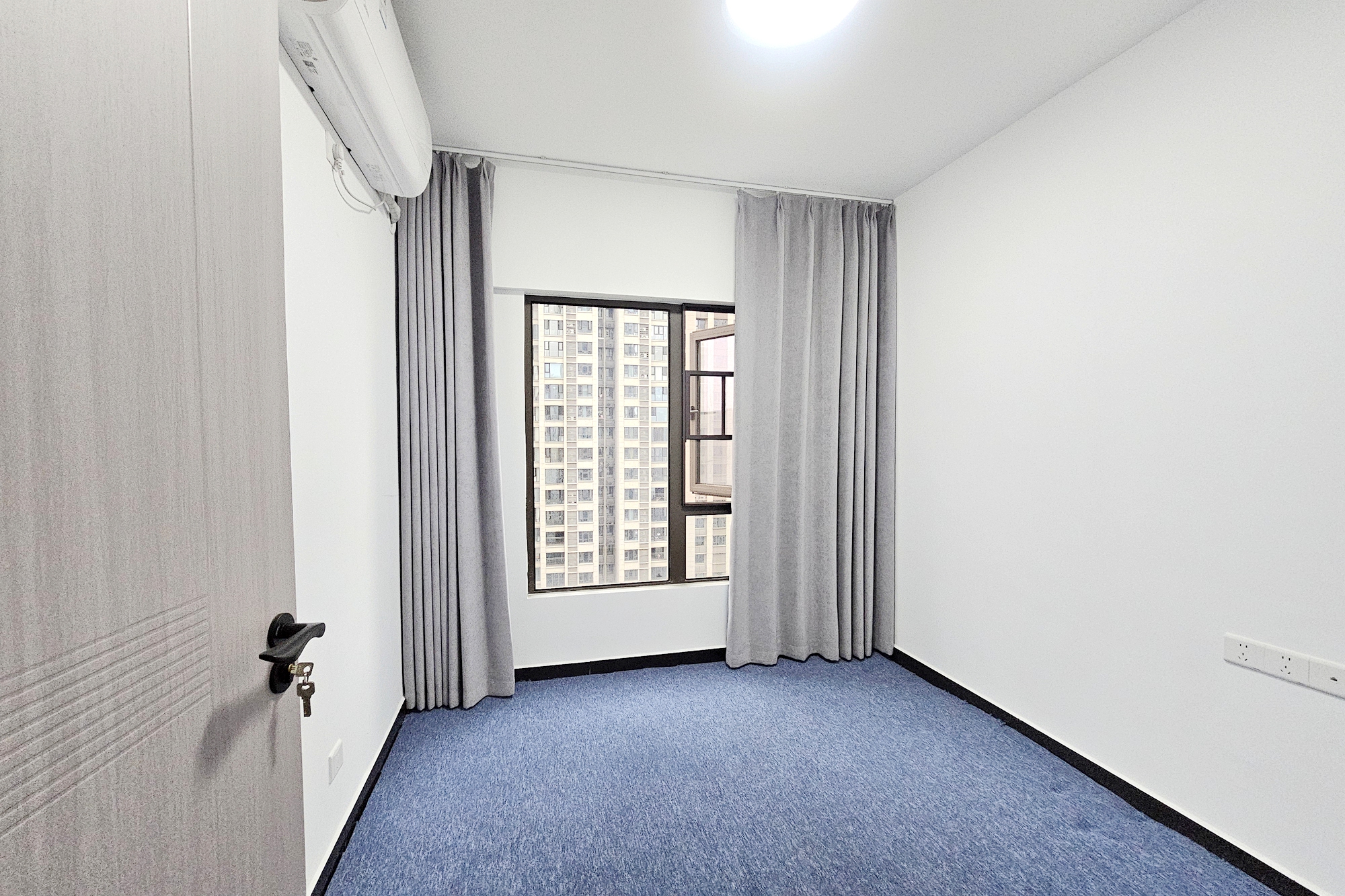 阳光城尚东湾愉景苑 4室2厅2卫 165.0万 阳光城尚东湾愉景苑 4室2厅2卫 165.0万卧室