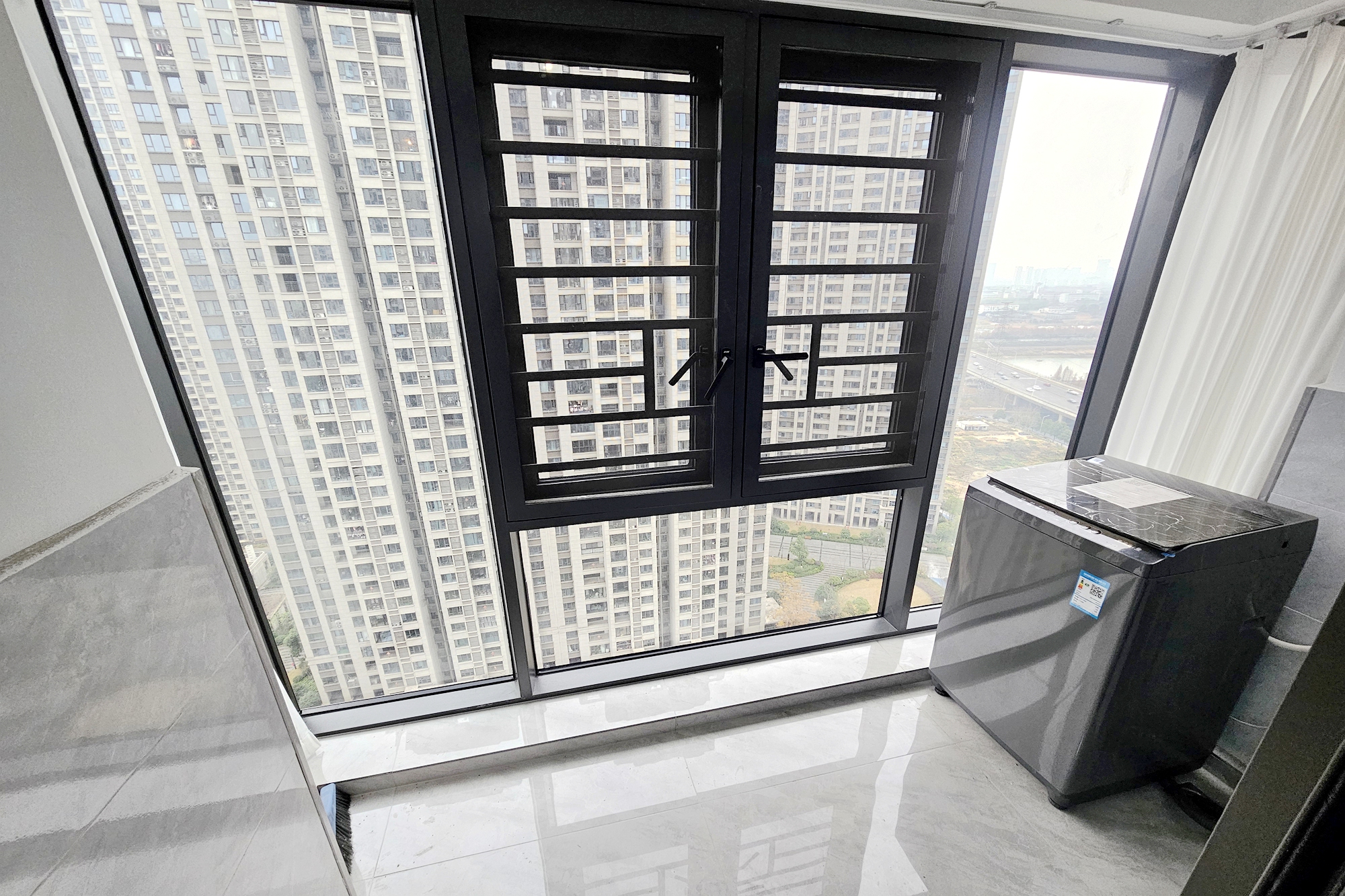 阳光城尚东湾愉景苑 4室2厅2卫 165.0万 阳光城尚东湾愉景苑 4室2厅2卫 165.0万阳台