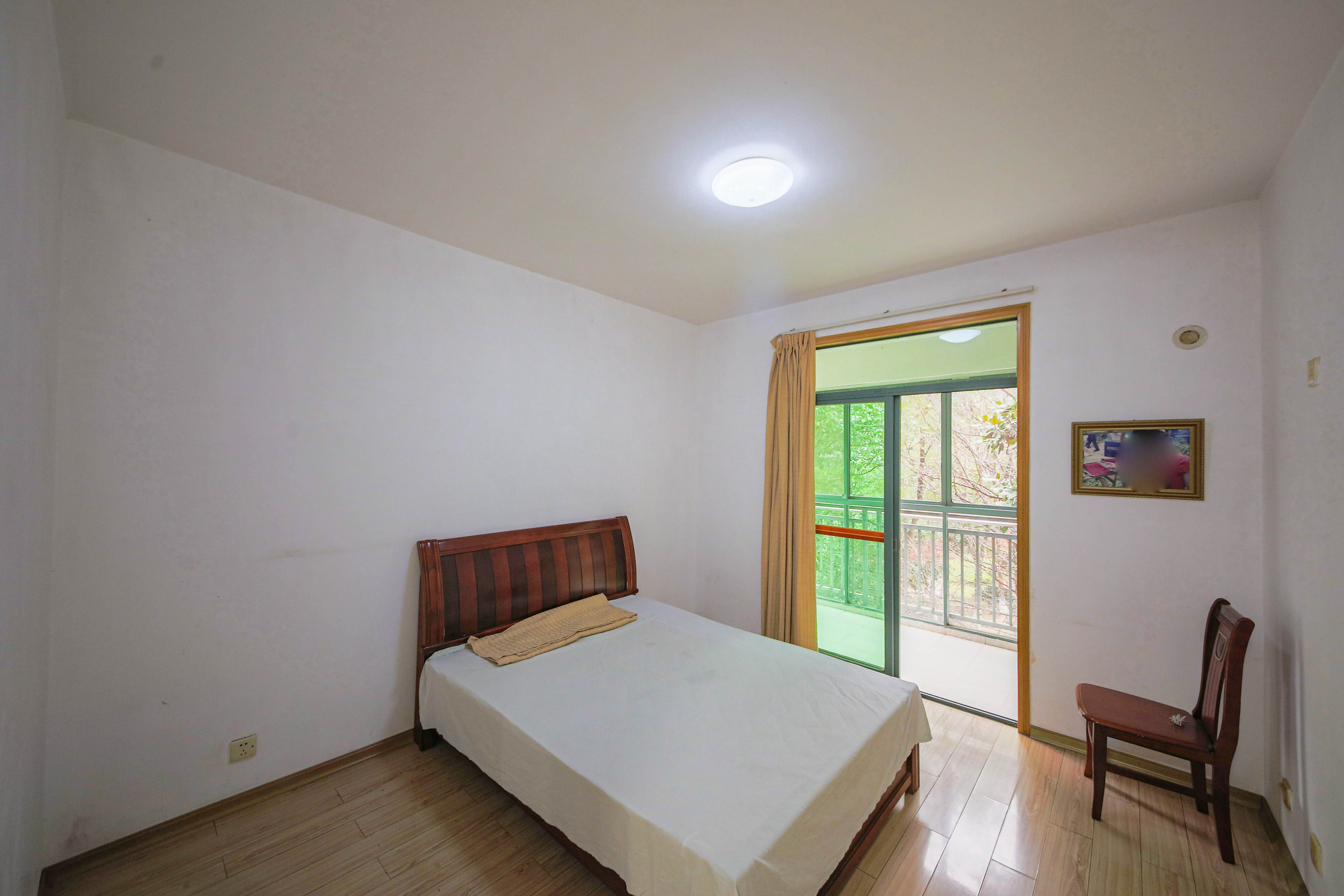 柠檬丽都  3室2厅1卫    95.0万卧室