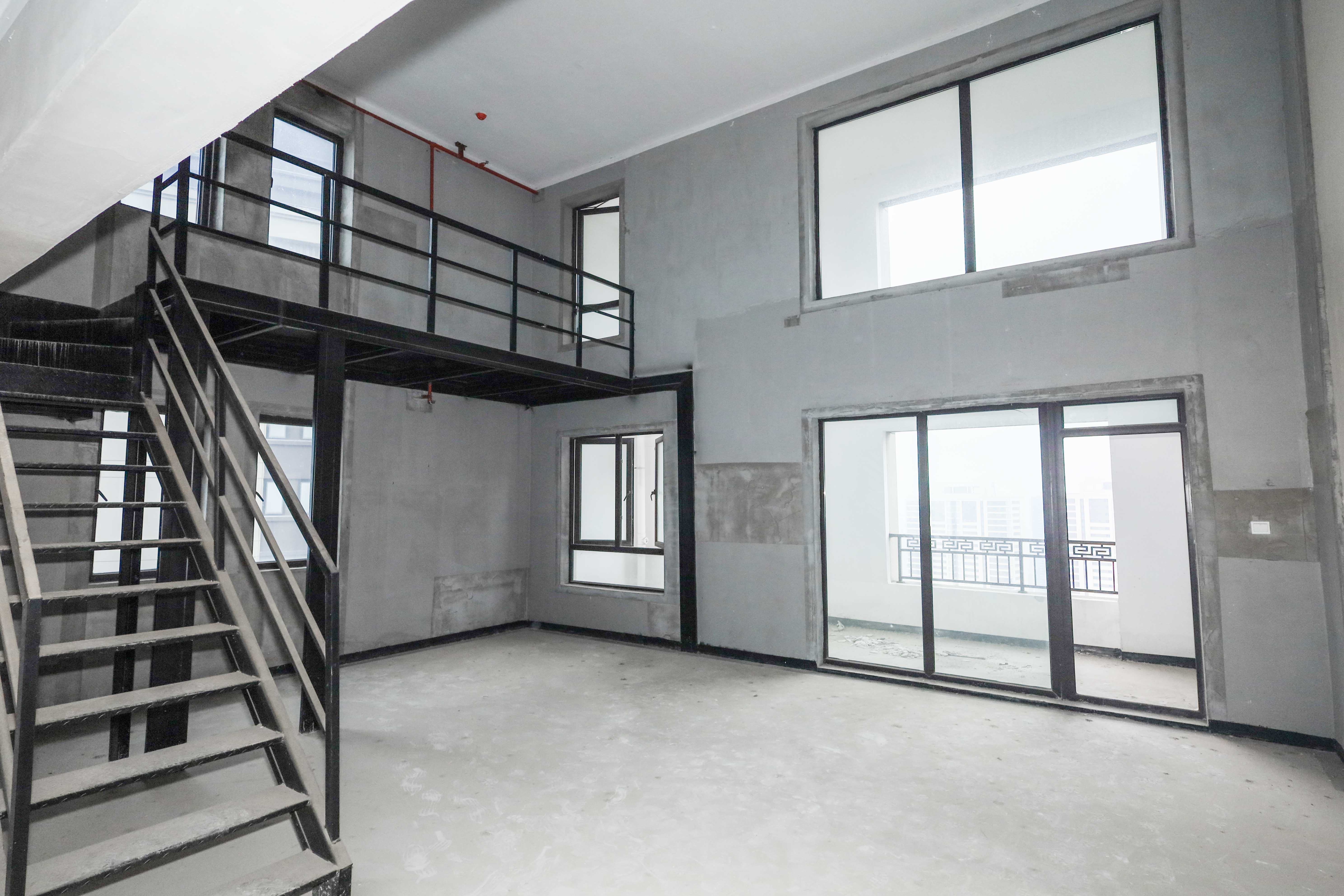 建发央著  4室2厅2卫   230.00万