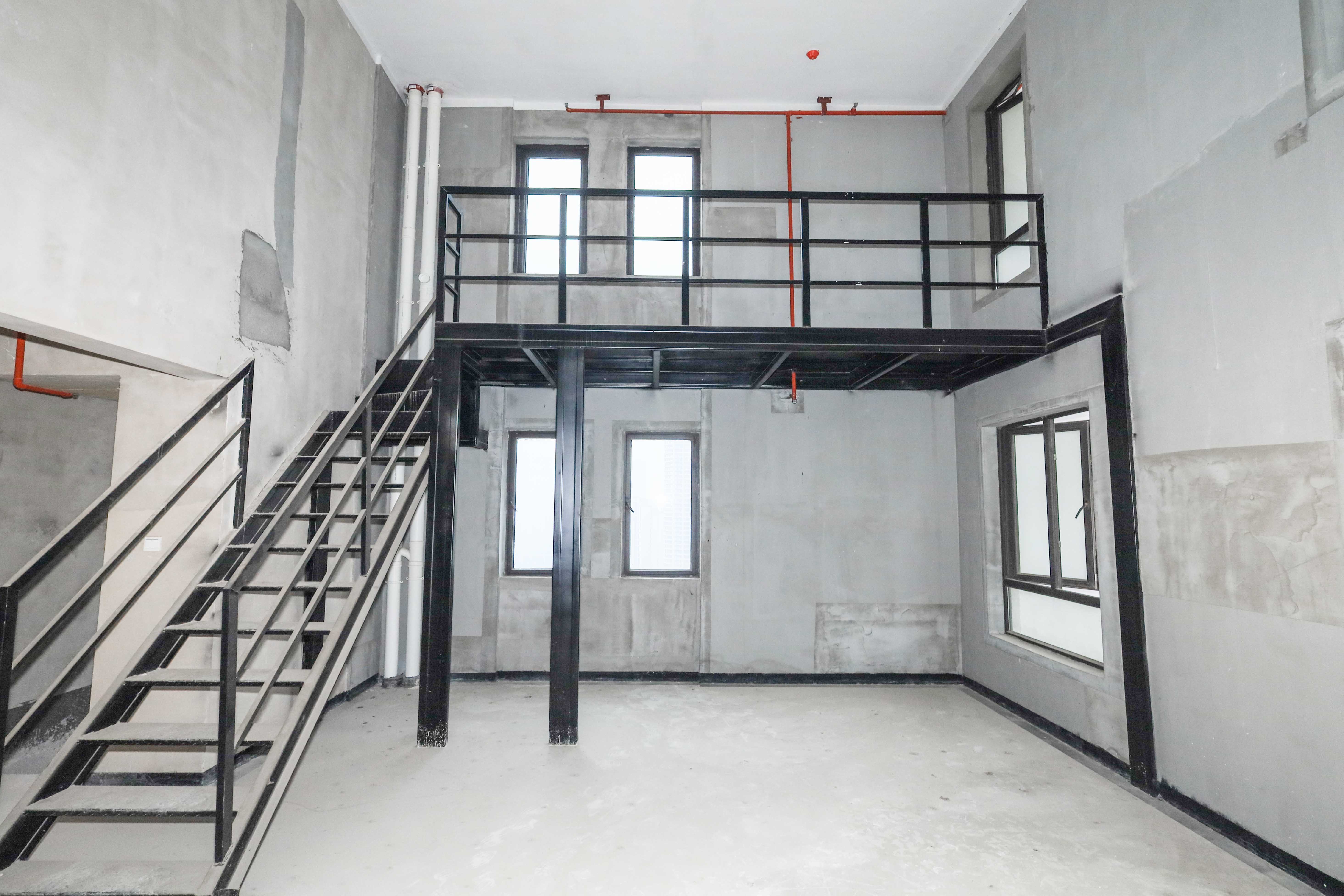 建发央著  4室2厅2卫   230.00万客厅