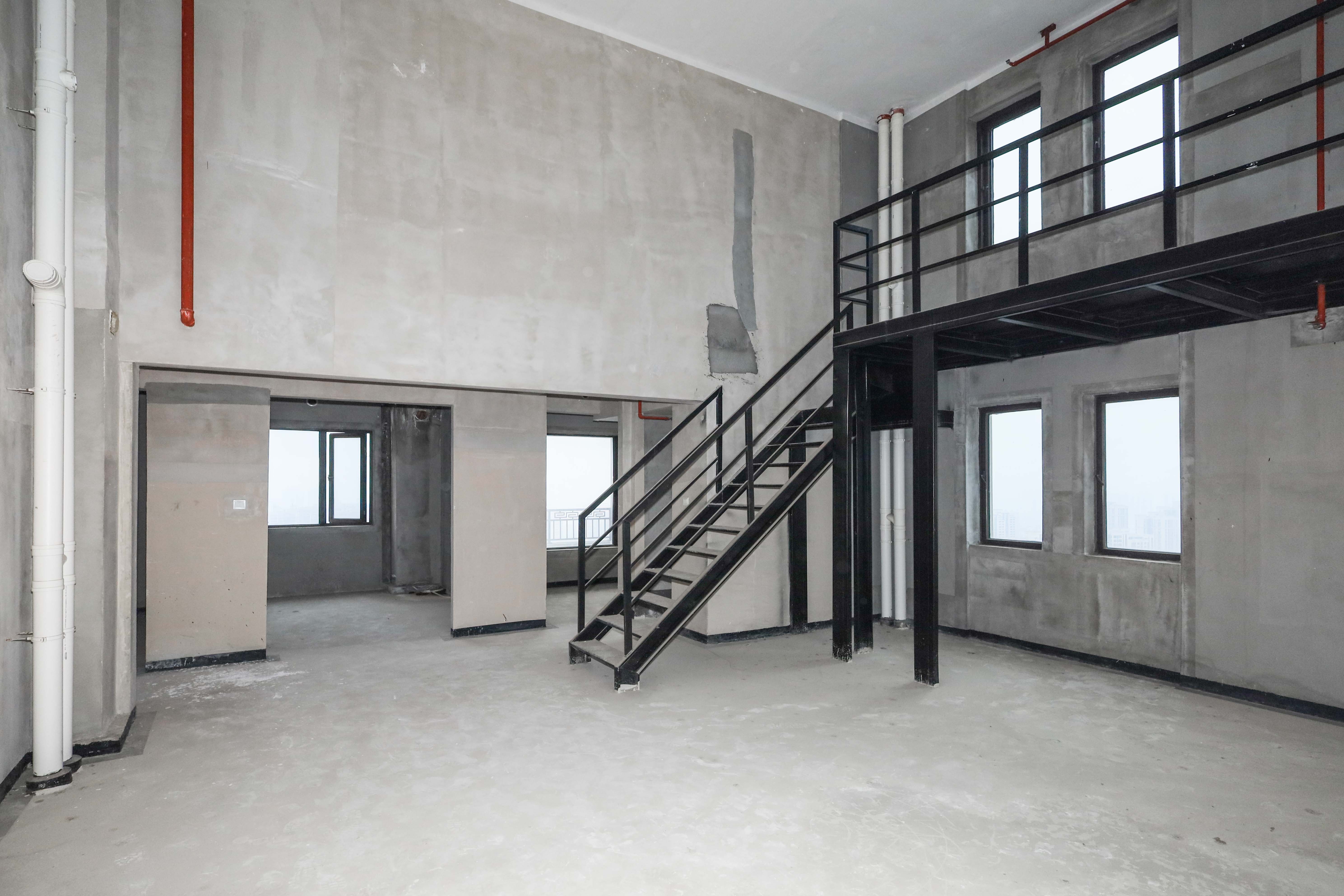 建发央著  4室2厅2卫   230.00万客厅