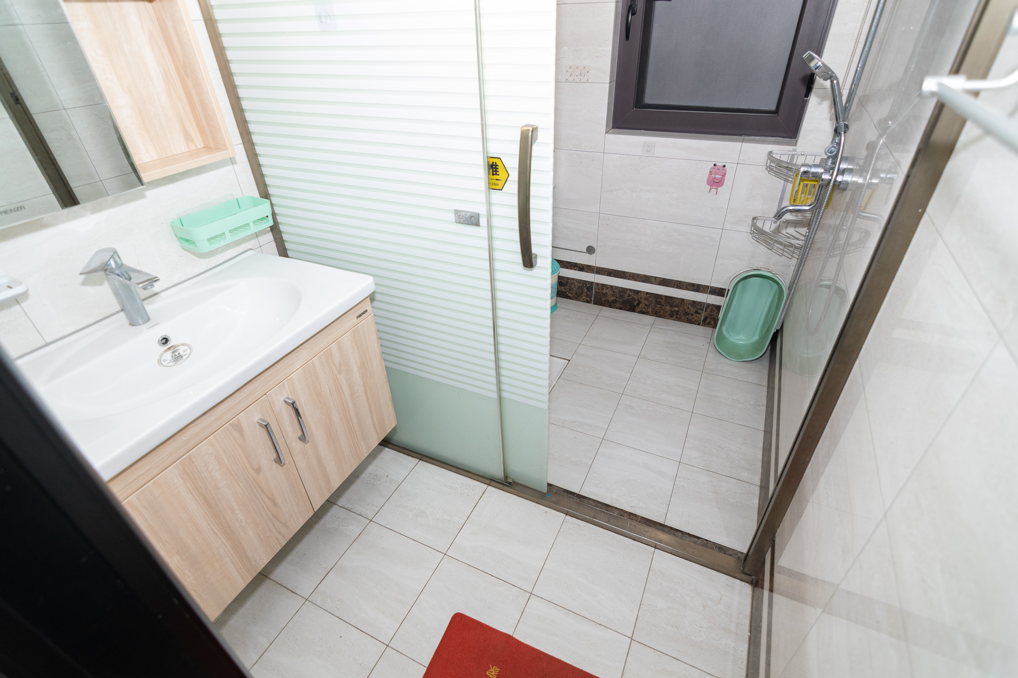 丽景华庭  6室2厅2卫    120.0万 丽景华庭  6室2厅2卫    120.0万卫生间