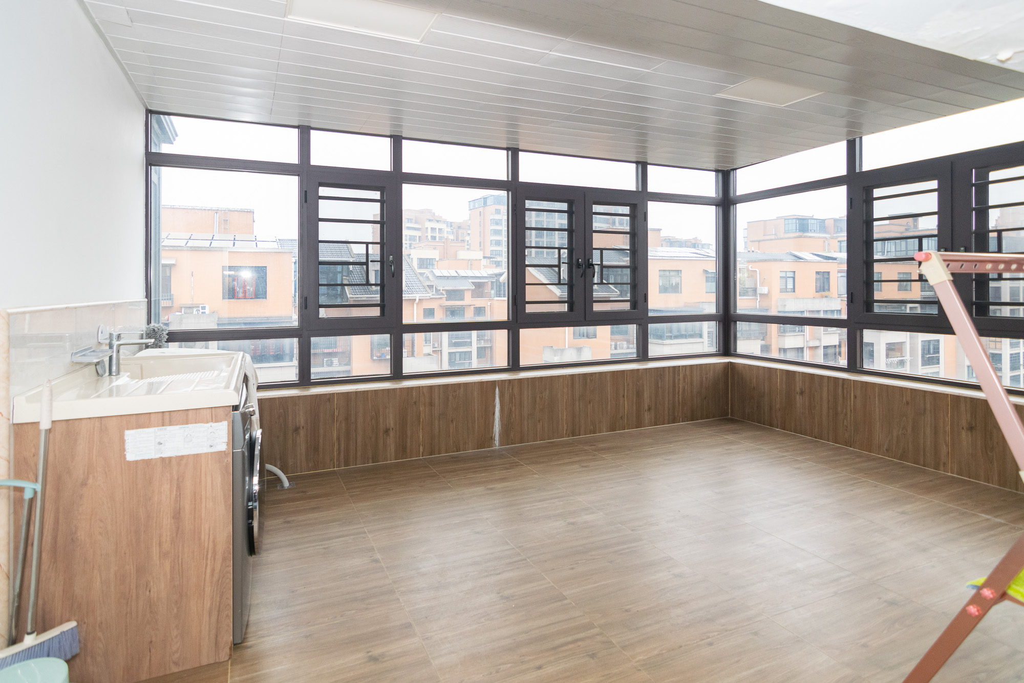 丽景华庭  6室2厅2卫    120.0万 丽景华庭  6室2厅2卫    120.0万阳台