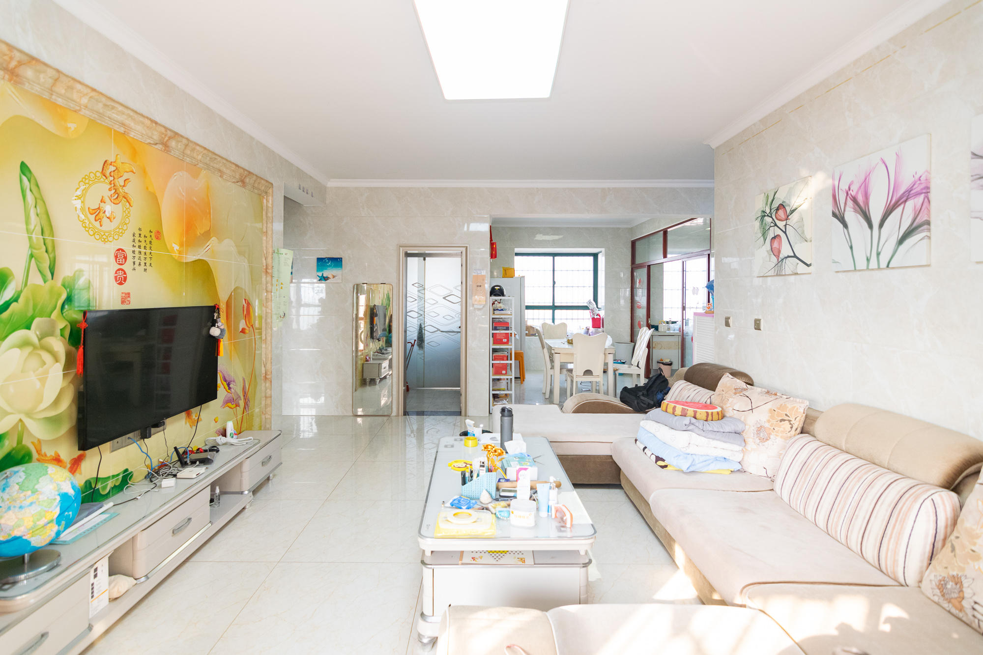 瑞凯景城苑(一、二期) 3室2厅1卫 61.8万 瑞凯景城苑(一、二期) 3室2厅1卫 61.8万客厅