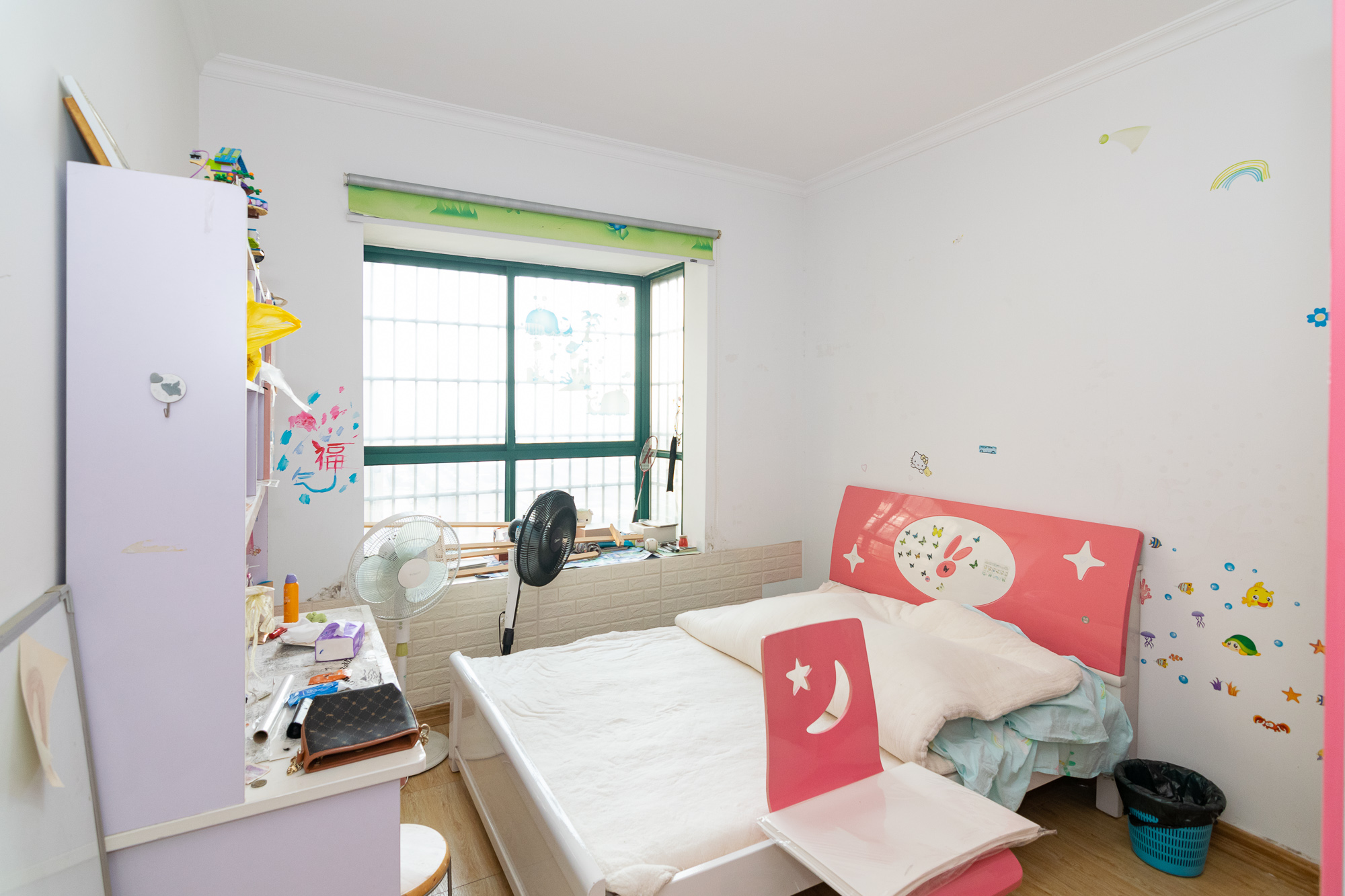 瑞凯景城苑(一、二期) 3室2厅1卫 61.8万 瑞凯景城苑(一、二期) 3室2厅1卫 61.8万卧室