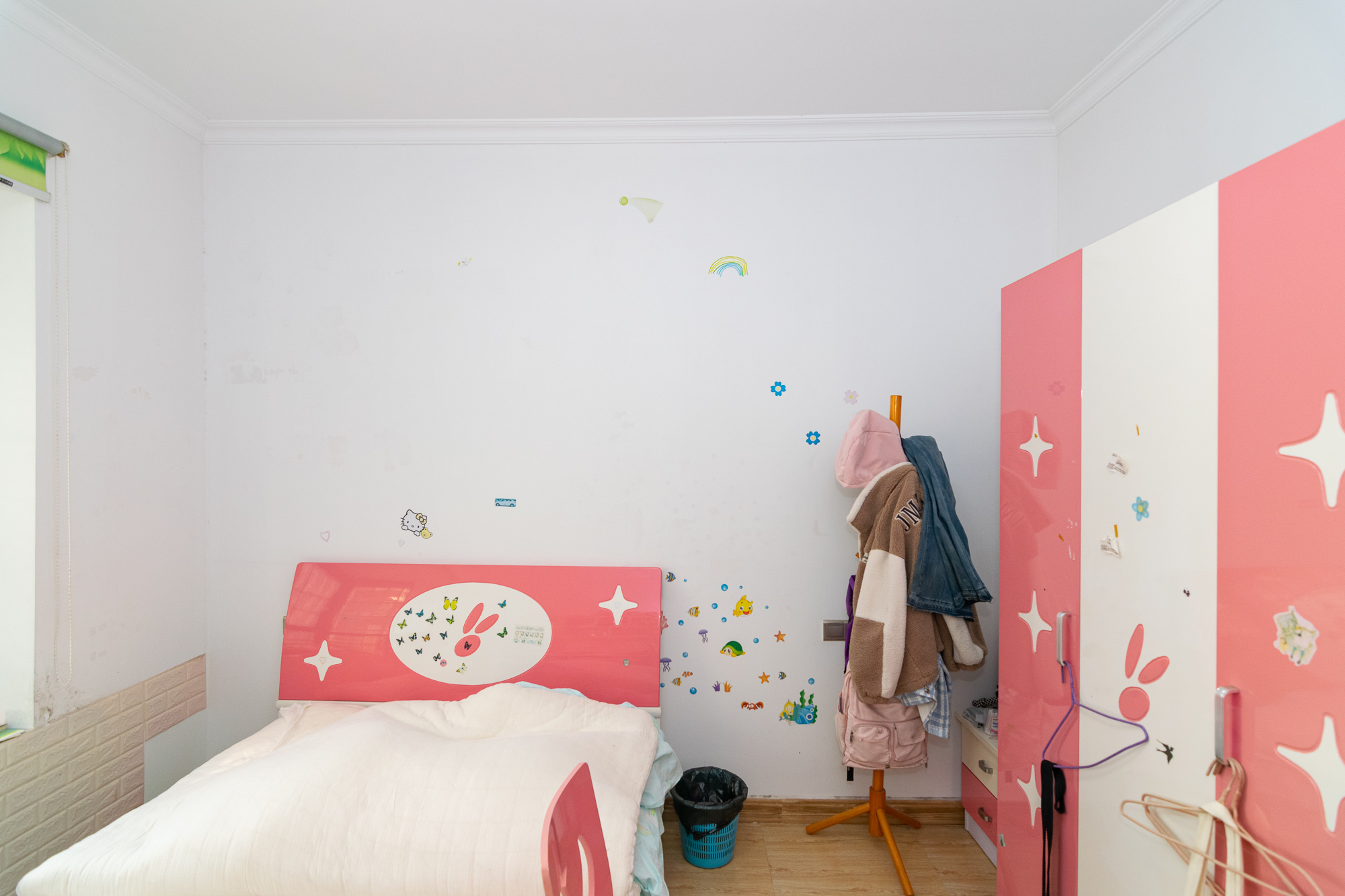 瑞凯景城苑(一、二期) 3室2厅1卫 61.8万 瑞凯景城苑(一、二期) 3室2厅1卫 61.8万卧室