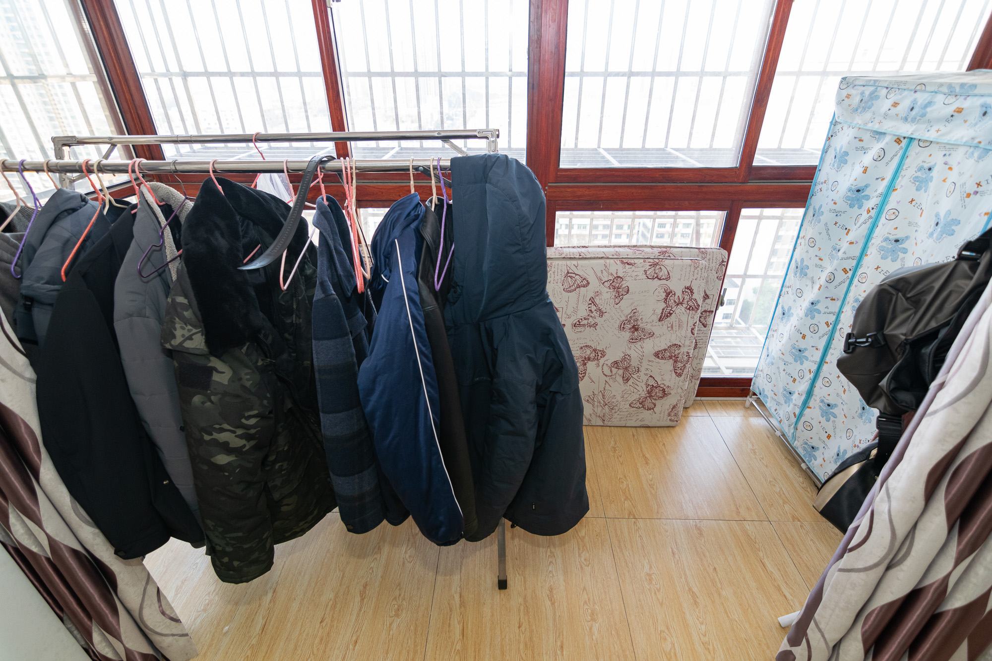 瑞凯景城苑(一、二期) 3室2厅1卫 61.8万 瑞凯景城苑(一、二期) 3室2厅1卫 61.8万阳台