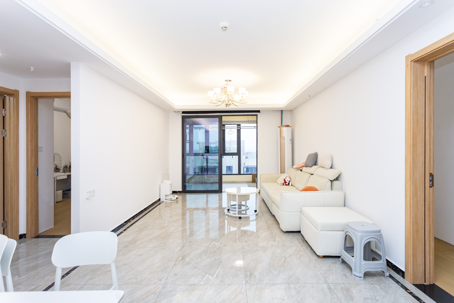 万润滨江天著 4室2厅2卫 129.0万 万润滨江天著 4室2厅2卫 129.0万客厅