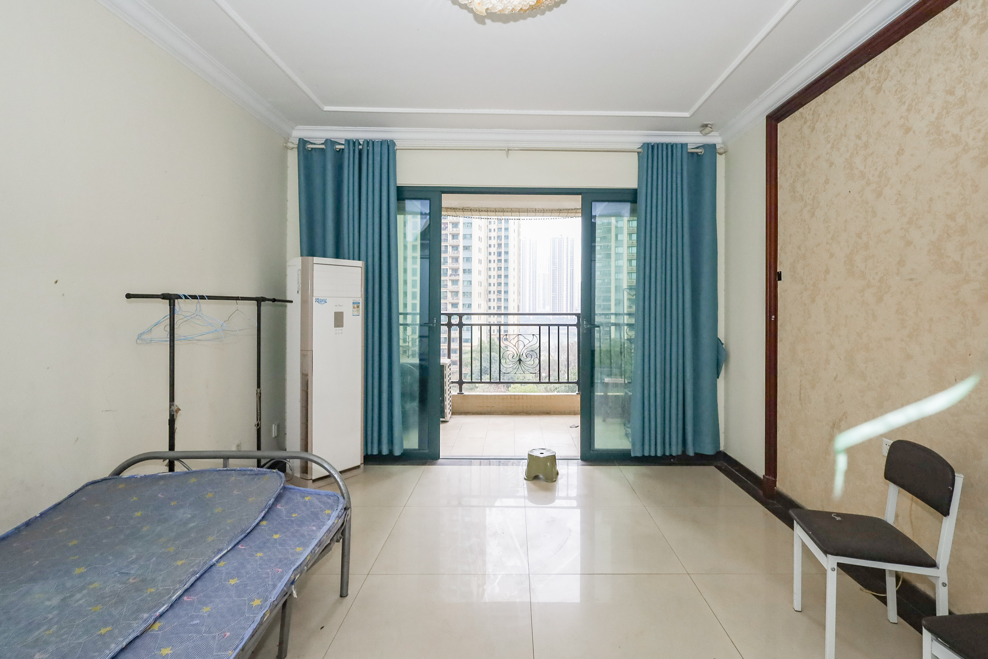 恒大御景湾  3室2厅2卫    158.0万客厅