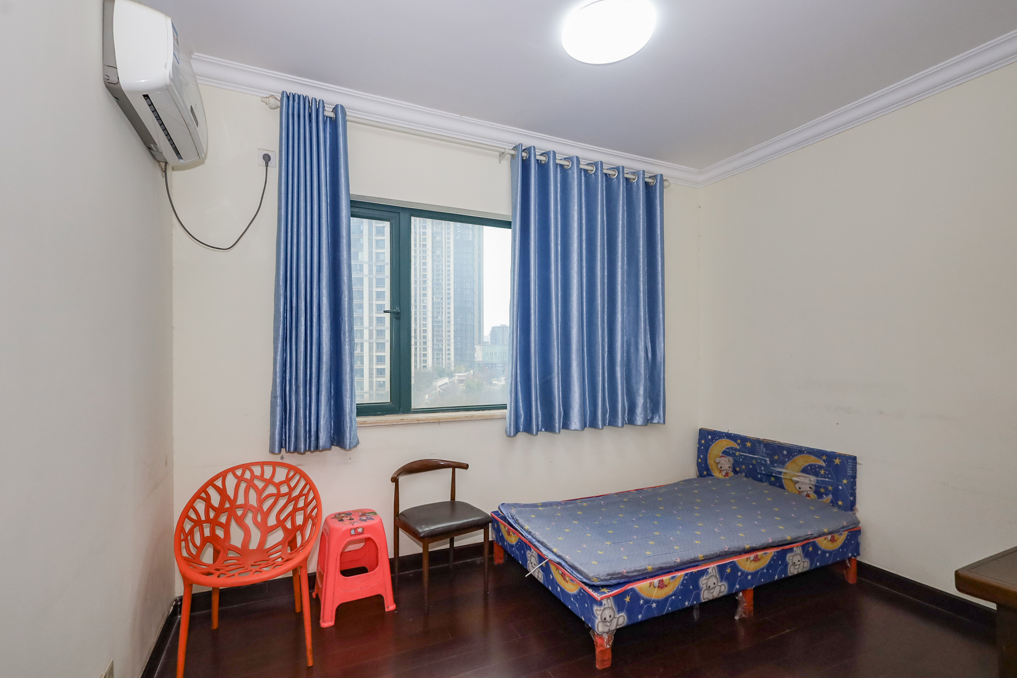 恒大御景湾  3室2厅2卫    158.0万卧室