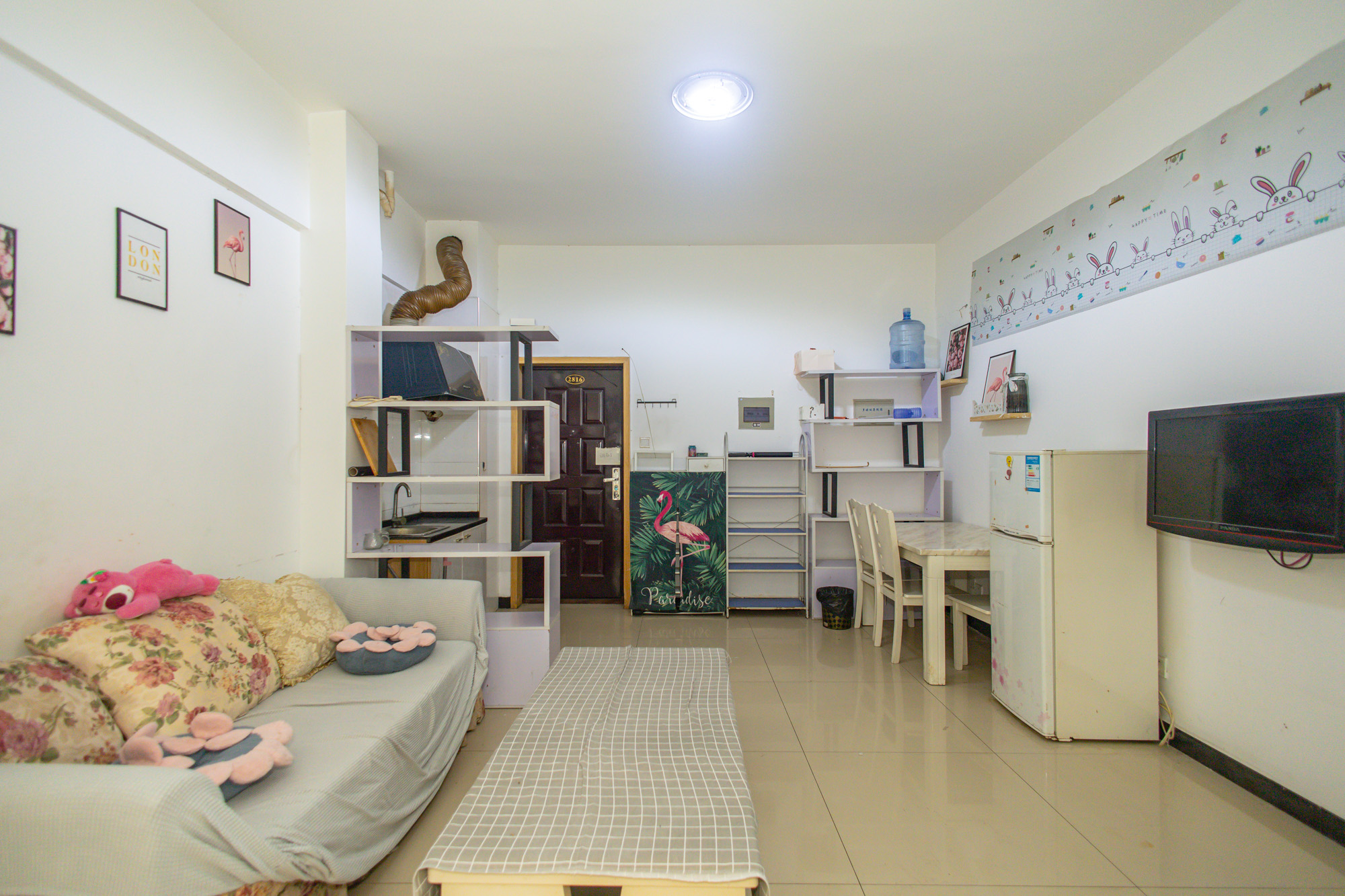 香槟小镇(香槟花苑) 1室1厅1卫 20.3万 香槟小镇(香槟花苑) 1室1厅1卫 20.3万客厅