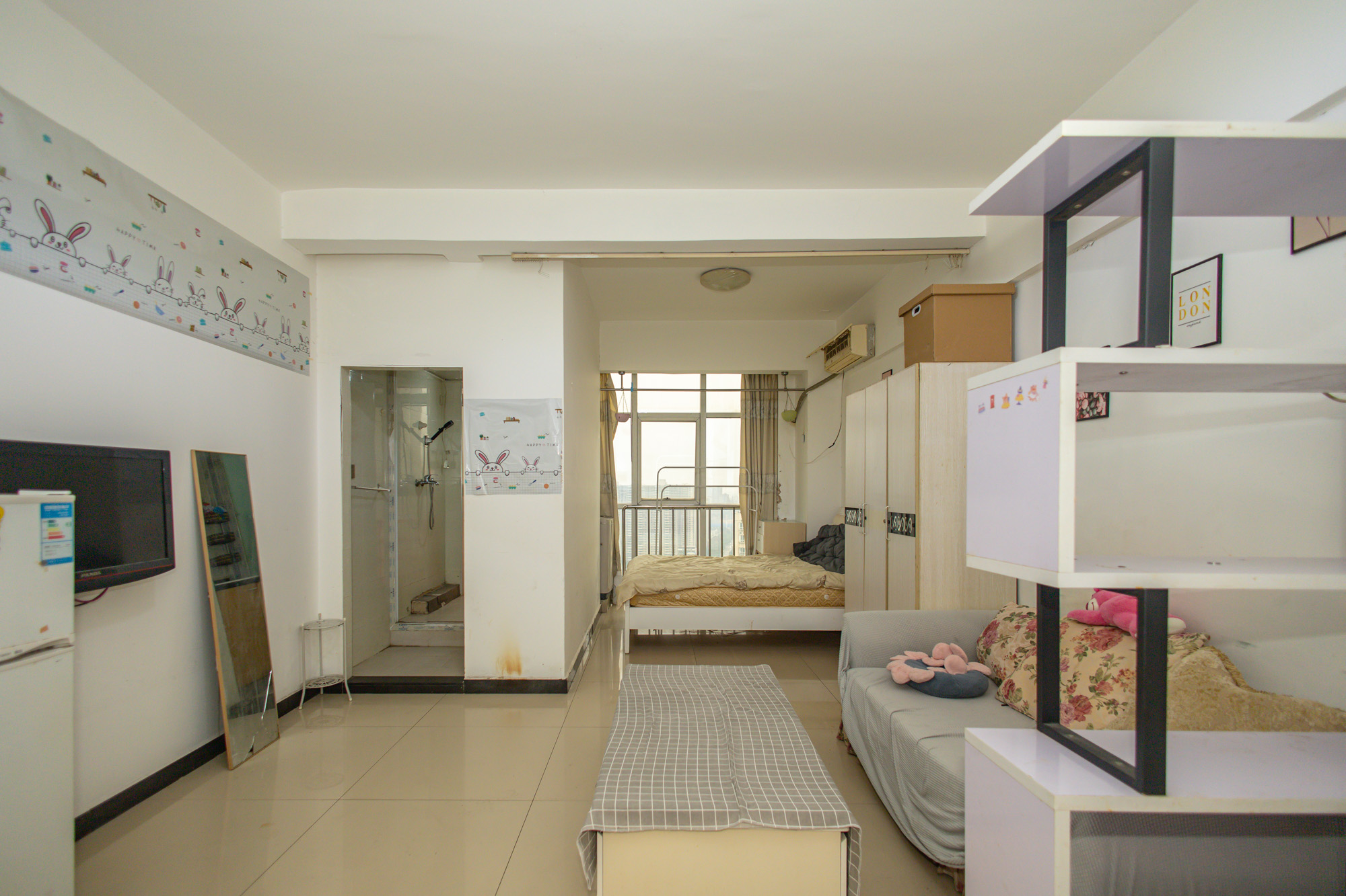 香槟小镇(香槟花苑) 1室1厅1卫 20.3万 香槟小镇(香槟花苑) 1室1厅1卫 20.3万客厅