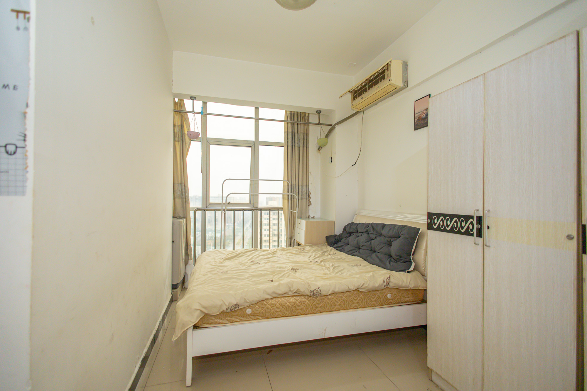 香槟小镇(香槟花苑) 1室1厅1卫 20.3万 香槟小镇(香槟花苑) 1室1厅1卫 20.3万卧室