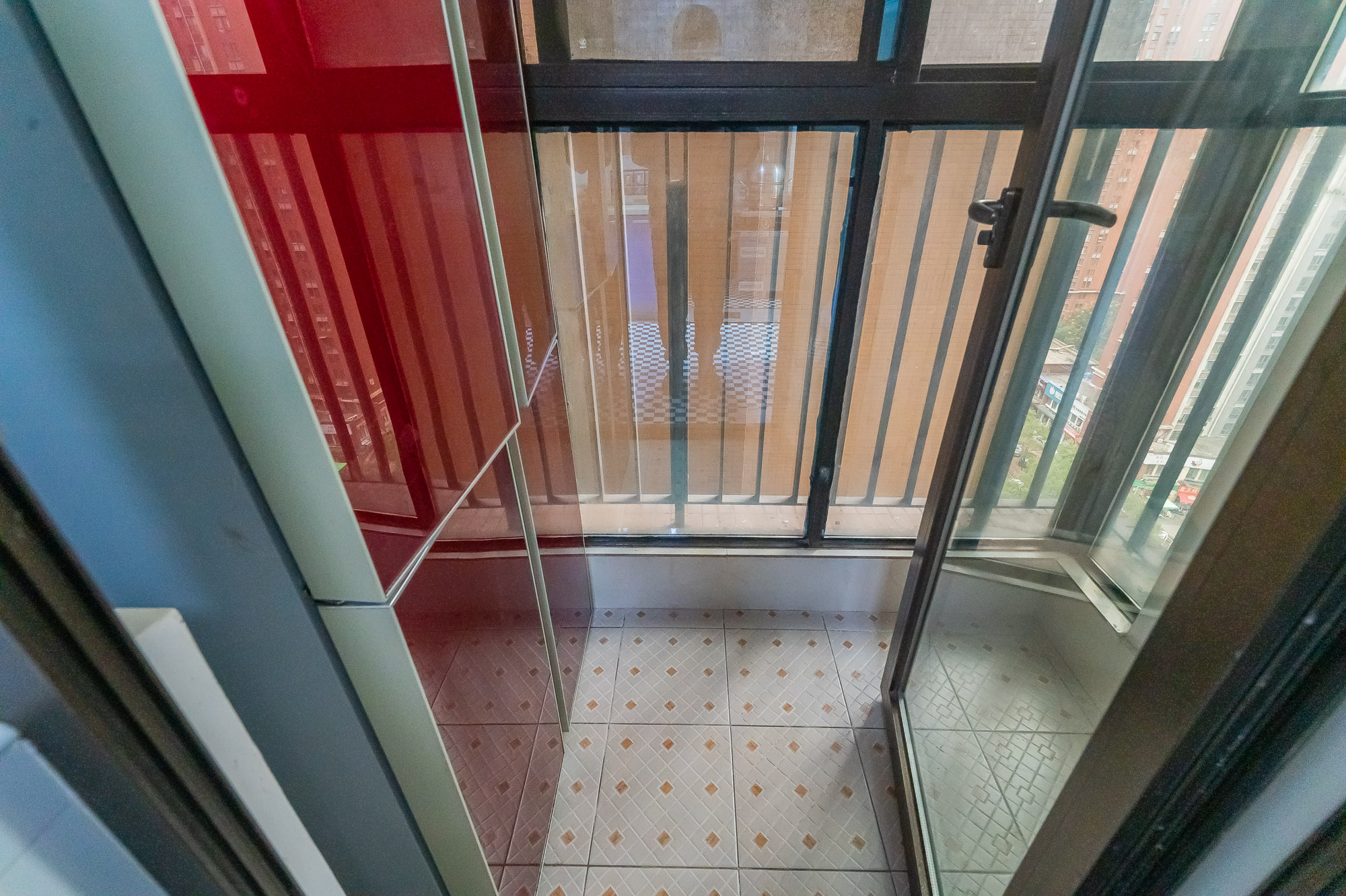 华润凤凰城三期 3室2厅2卫 93.8万 华润凤凰城三期 3室2厅2卫 93.8万厨房