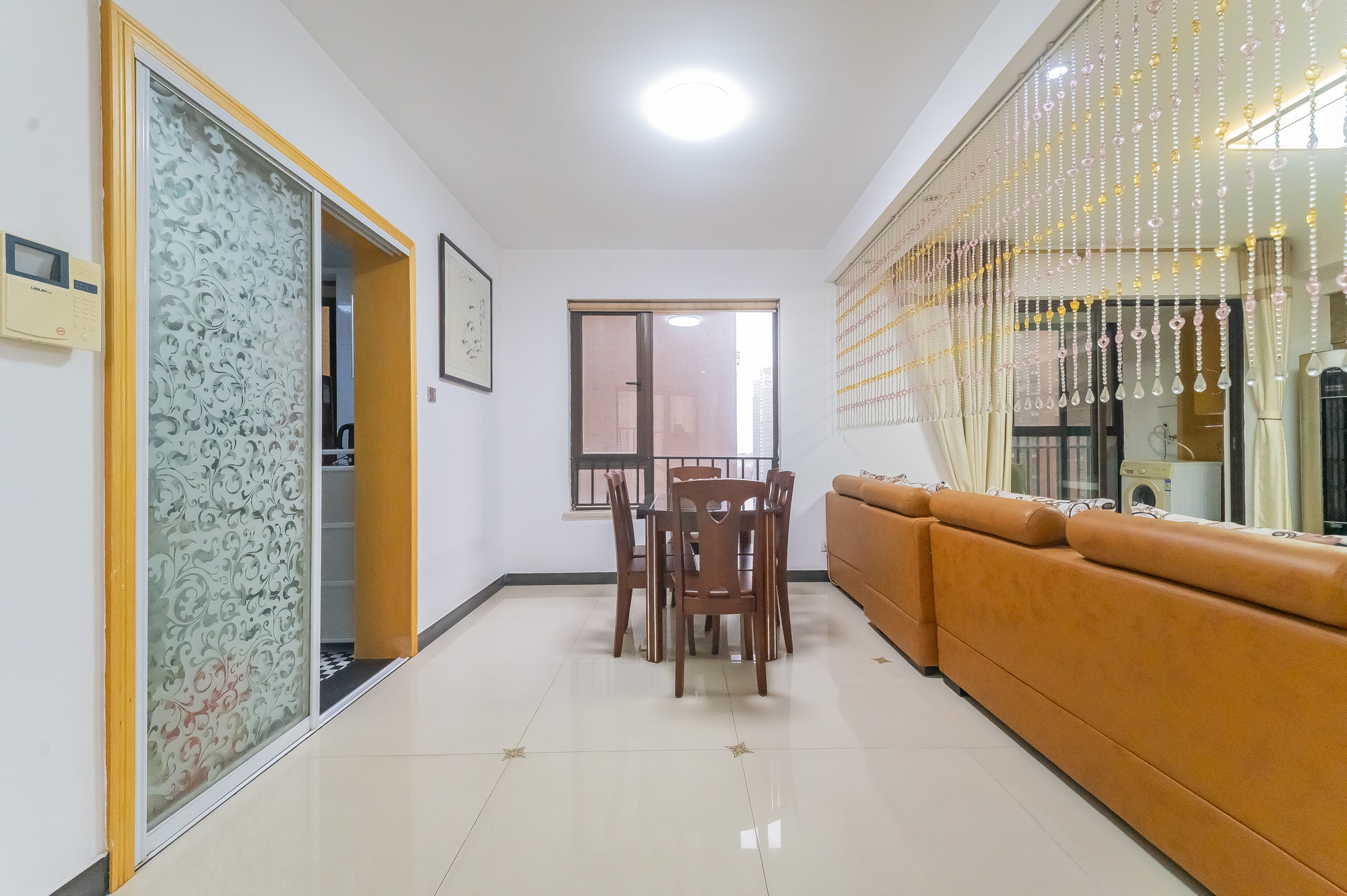 华润凤凰城三期 3室2厅2卫 93.8万 华润凤凰城三期 3室2厅2卫 93.8万客厅