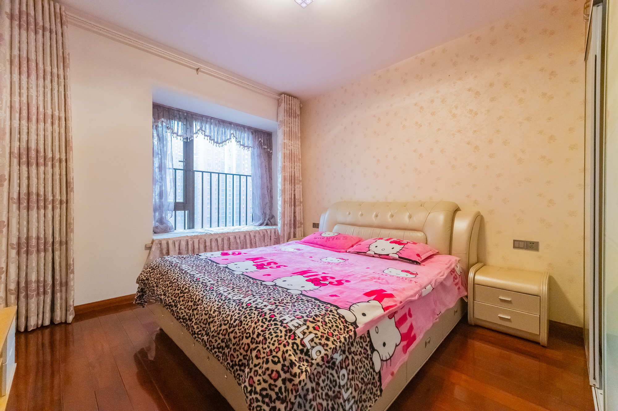 华润凤凰城三期 3室2厅2卫 93.8万 华润凤凰城三期 3室2厅2卫 93.8万卧室