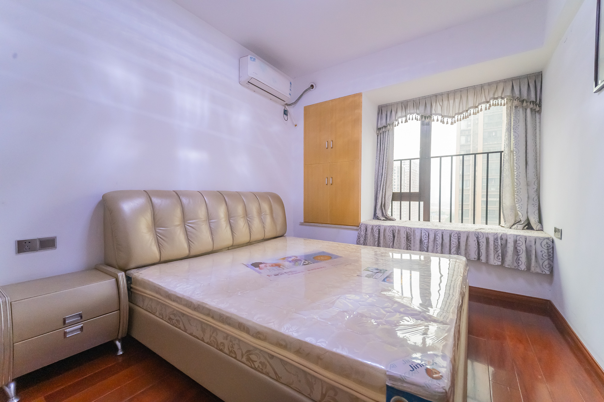 华润凤凰城三期 3室2厅2卫 93.8万 华润凤凰城三期 3室2厅2卫 93.8万卧室