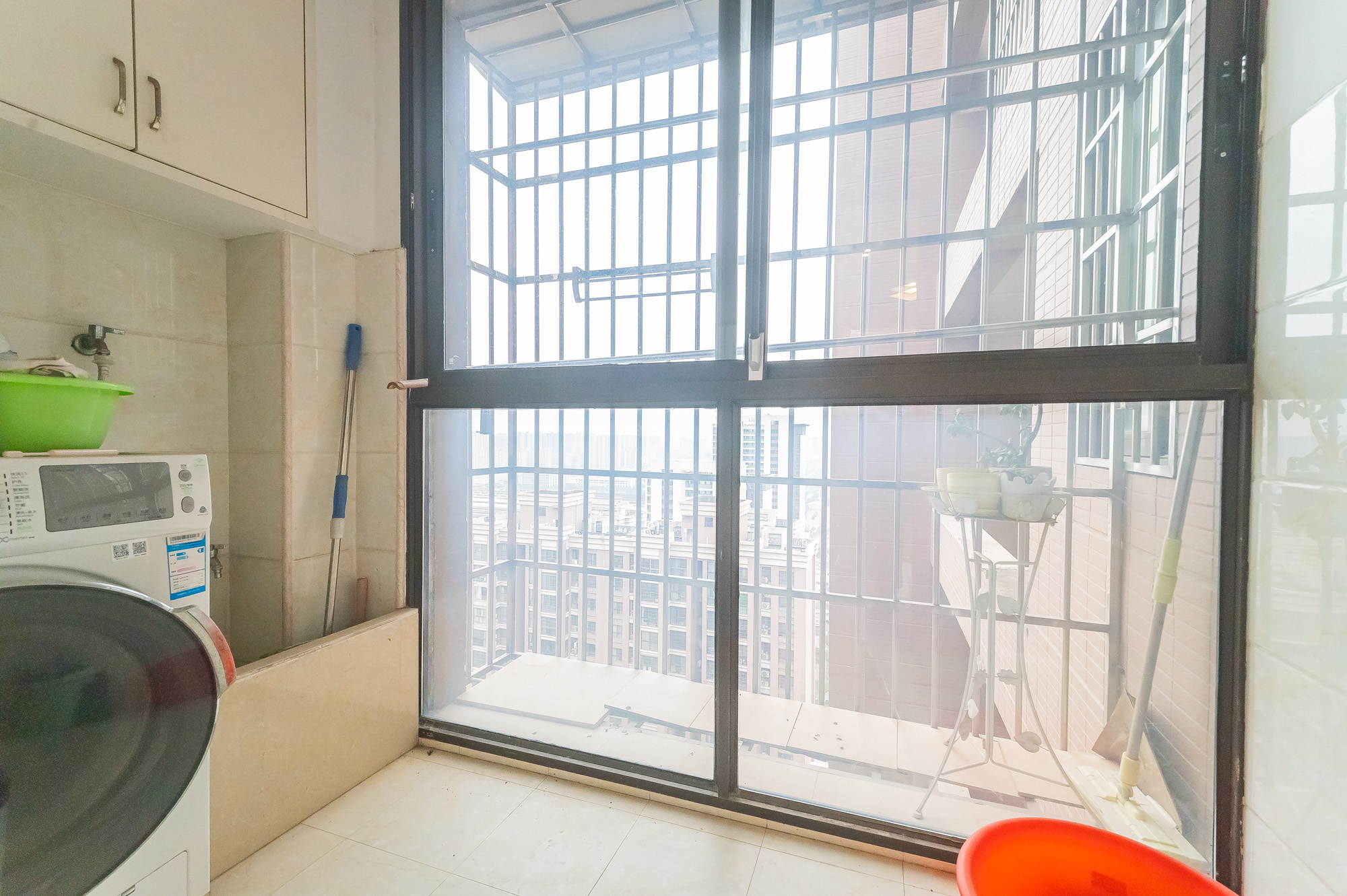 家和院  3室2厅1卫    121.9万 家和院  3室2厅1卫    121.9万阳台