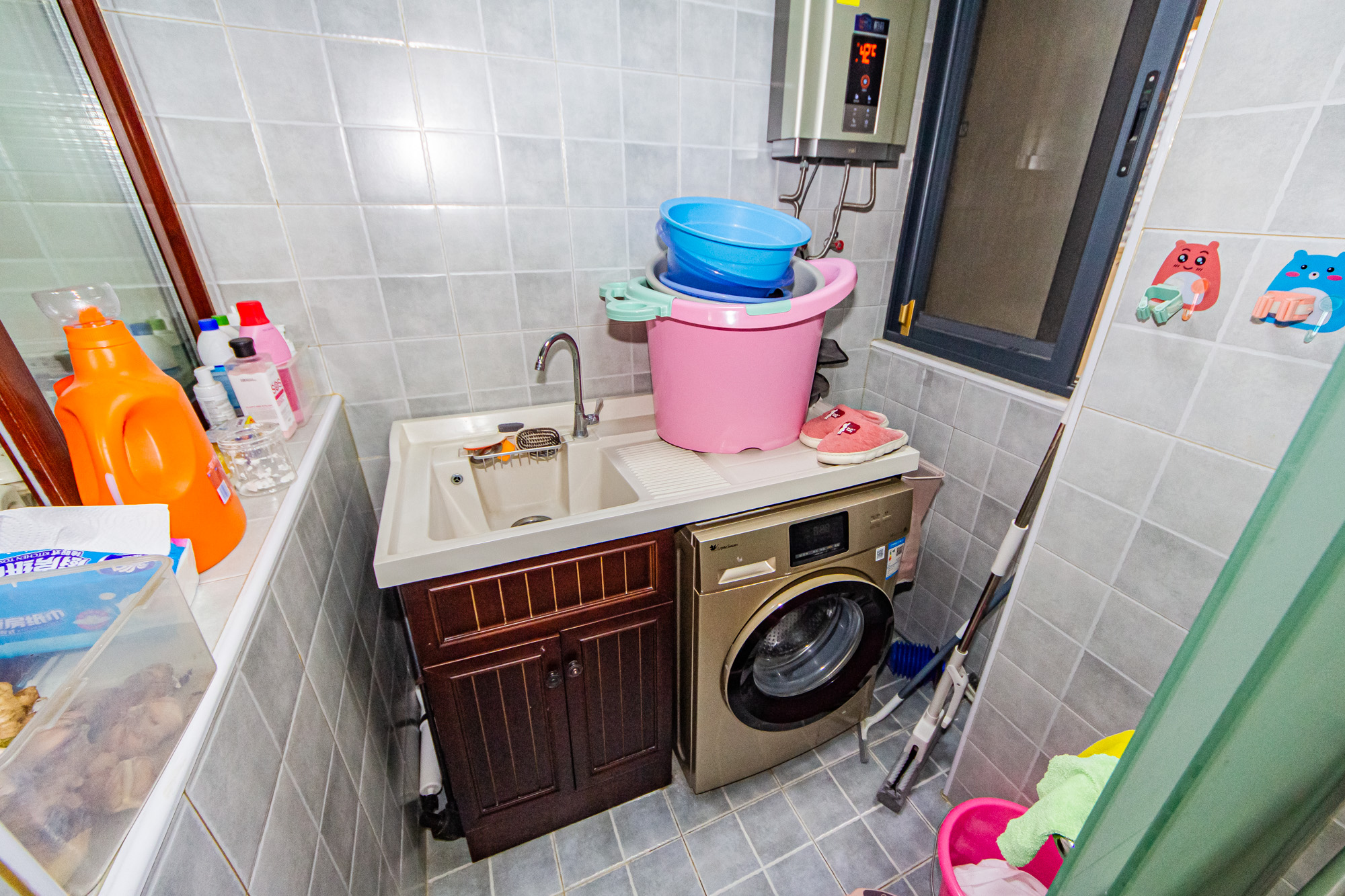 北辰三角洲E4区 3室2厅1卫 135.0万 北辰三角洲E4区 3室2厅1卫 135.0万阳台