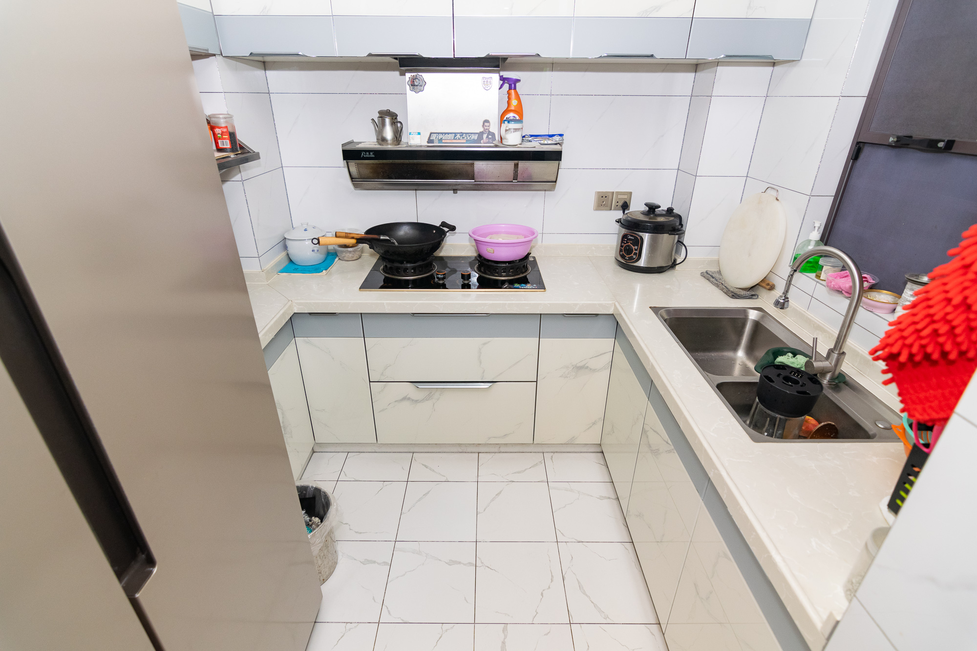 华润桃源里  3室2厅2卫    68.8万 华润桃源里  3室2厅2卫    68.8万厨房