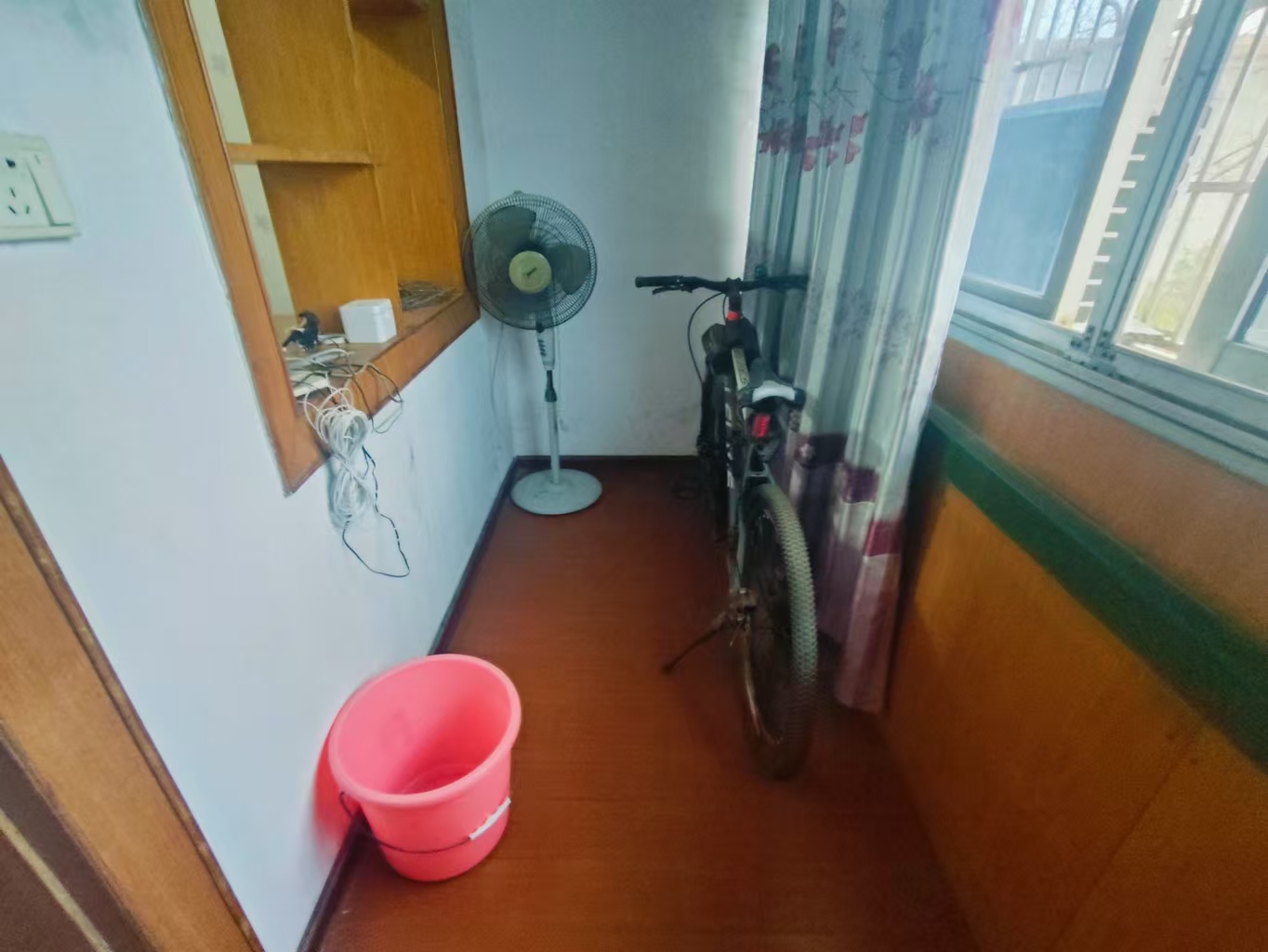 中兴村 2室1厅1卫 12.0万 中兴村 2室1厅1卫 12.0万室内图