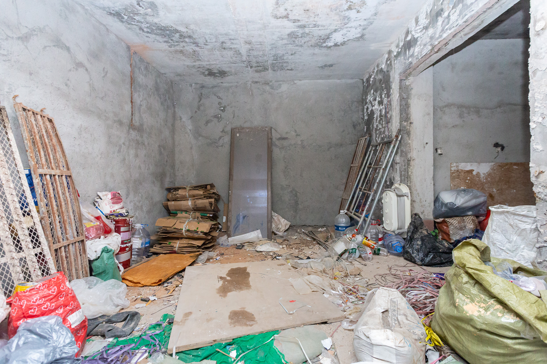 盈峰翠邸  4室2厅2卫    103.0万 盈峰翠邸  4室2厅2卫    103.0万卧室