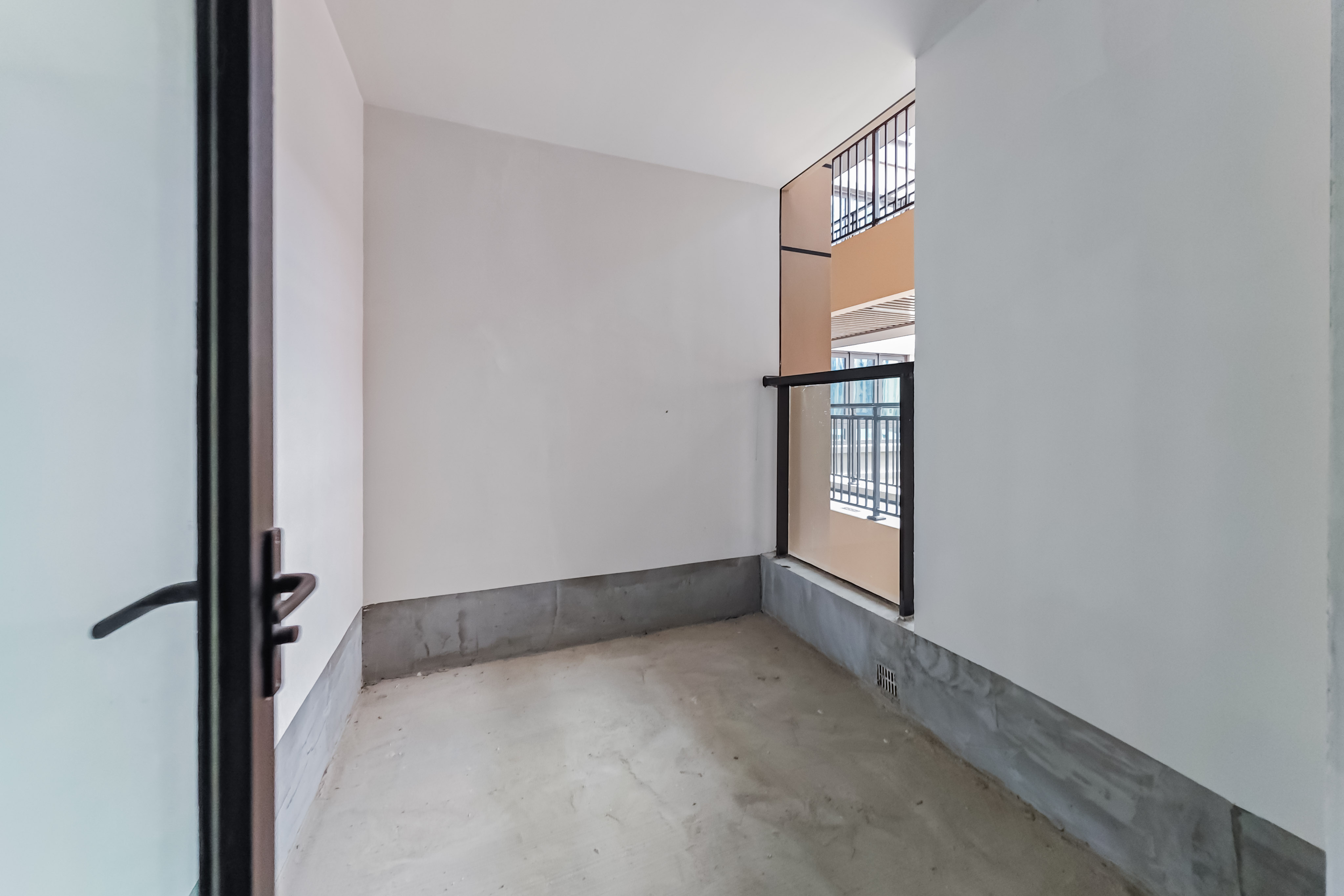 建发玖洲观澜  4室2厅2卫   186.00万其他