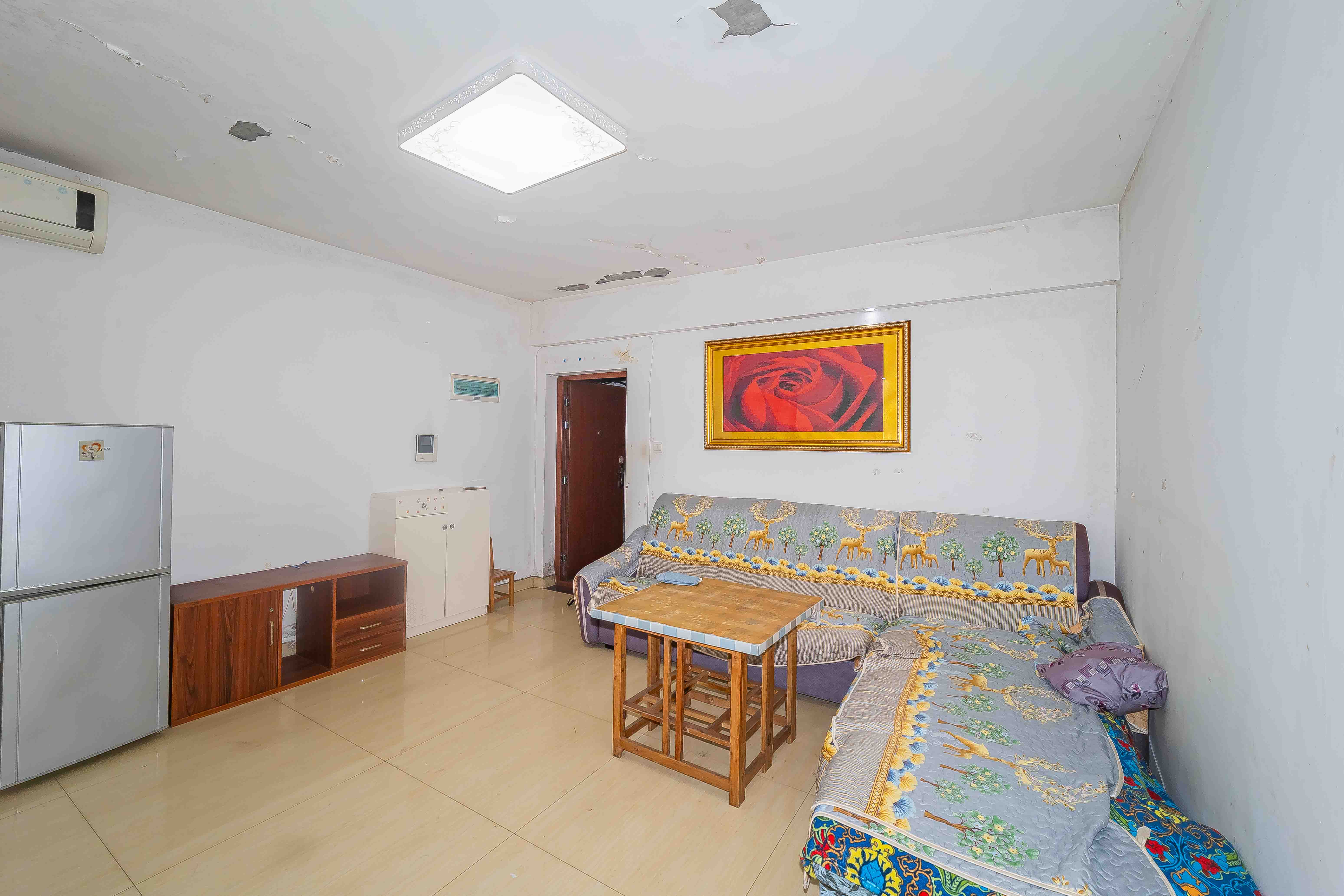 君悦紫园 1室1厅1卫 46.8万 君悦紫园 1室1厅1卫 46.8万客厅