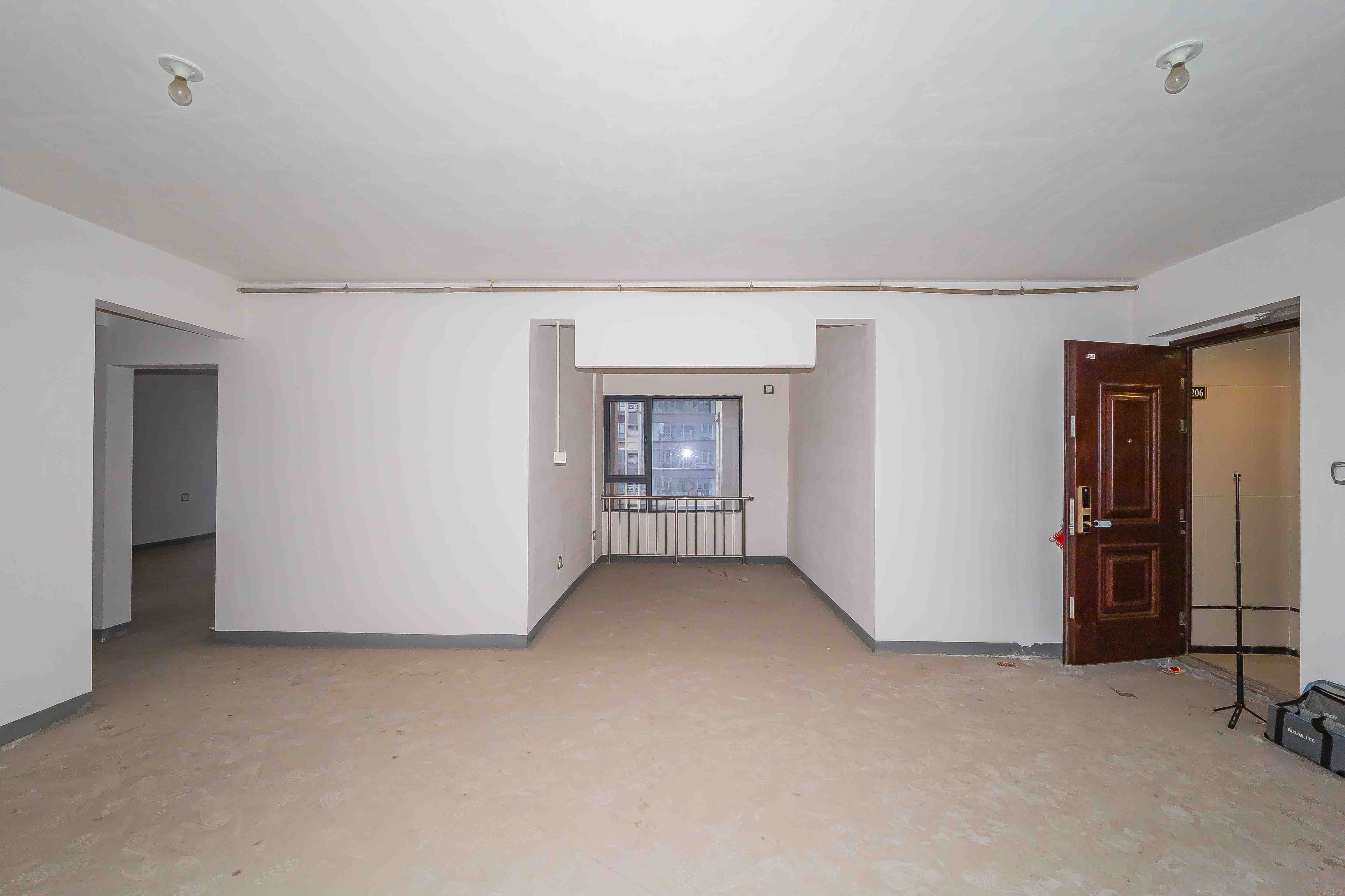建发中央悦府  4室2厅2卫   185.00万