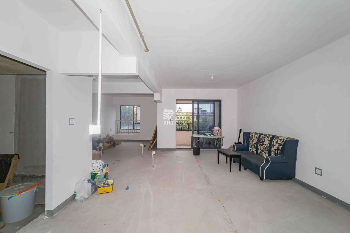 建发中央悦府  3室2厅2卫    125.0万 建发中央悦府  3室2厅2卫    125.0万客厅