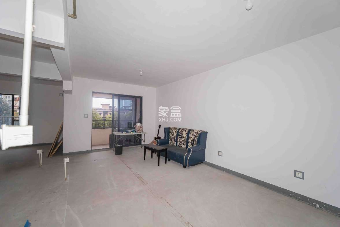 建发中央悦府  3室2厅2卫    125.0万 建发中央悦府  3室2厅2卫    125.0万客厅