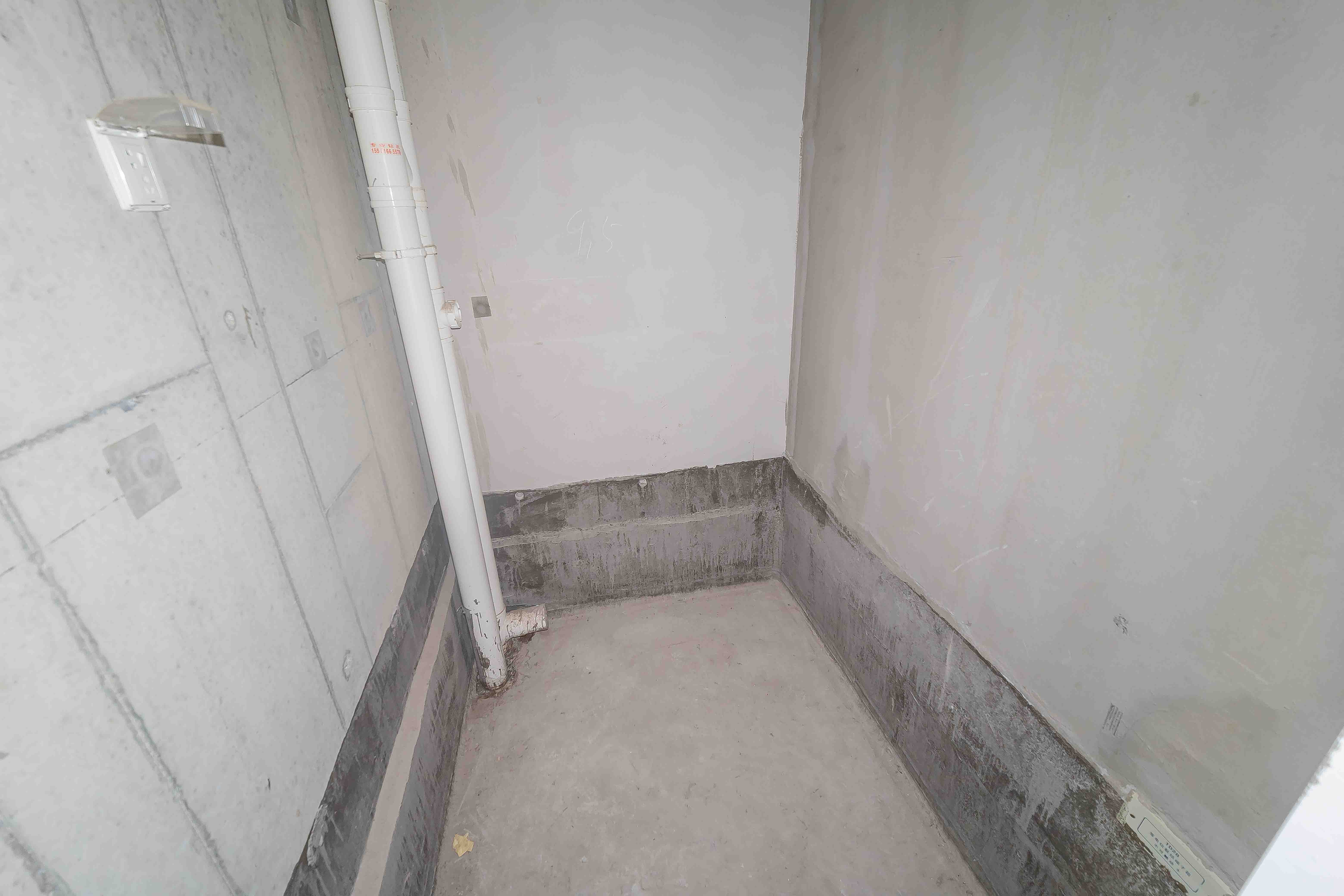 建发中央悦府  3室2厅2卫   125.00万卫生间