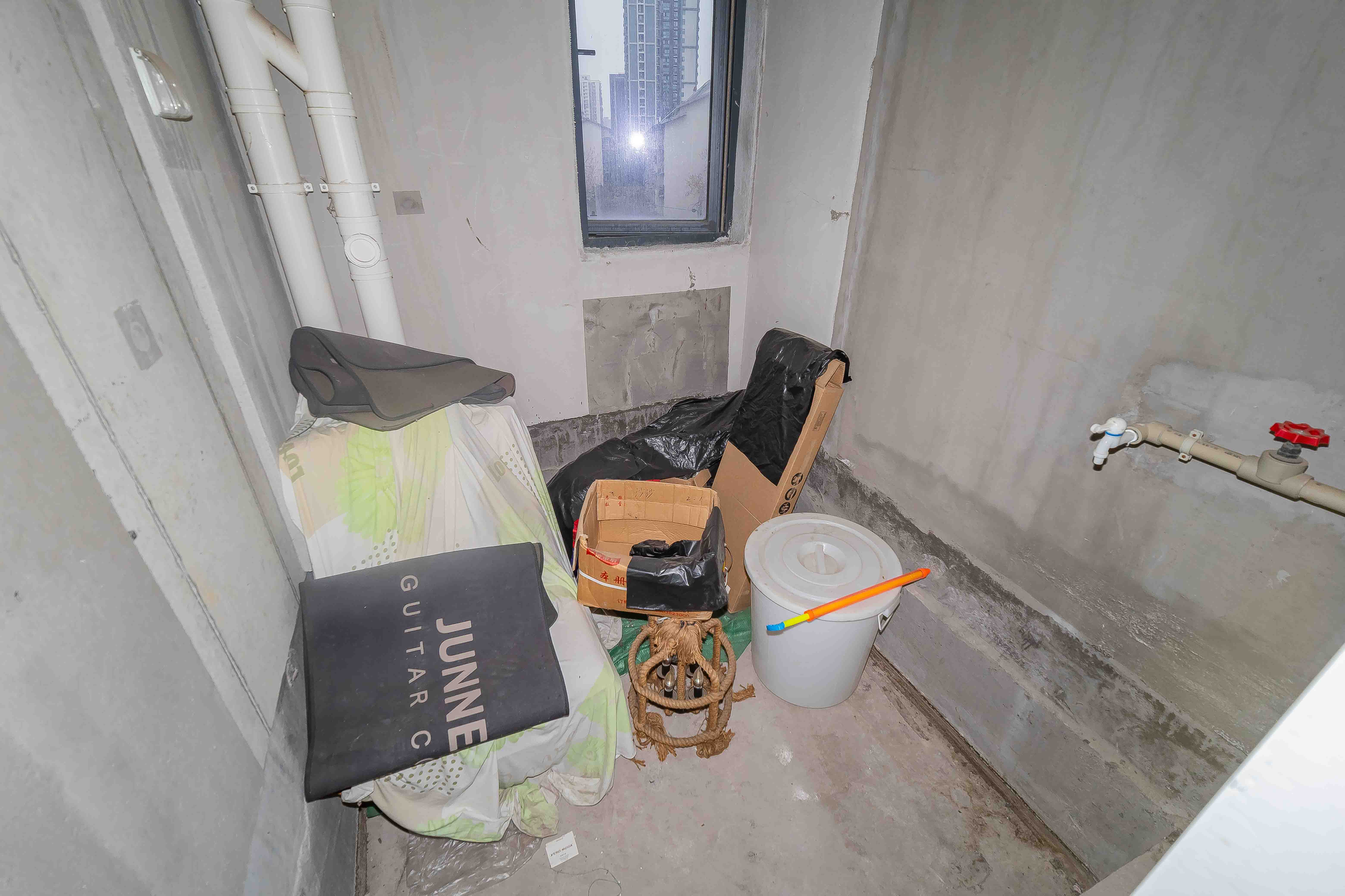建发中央悦府  3室2厅2卫   125.00万卫生间