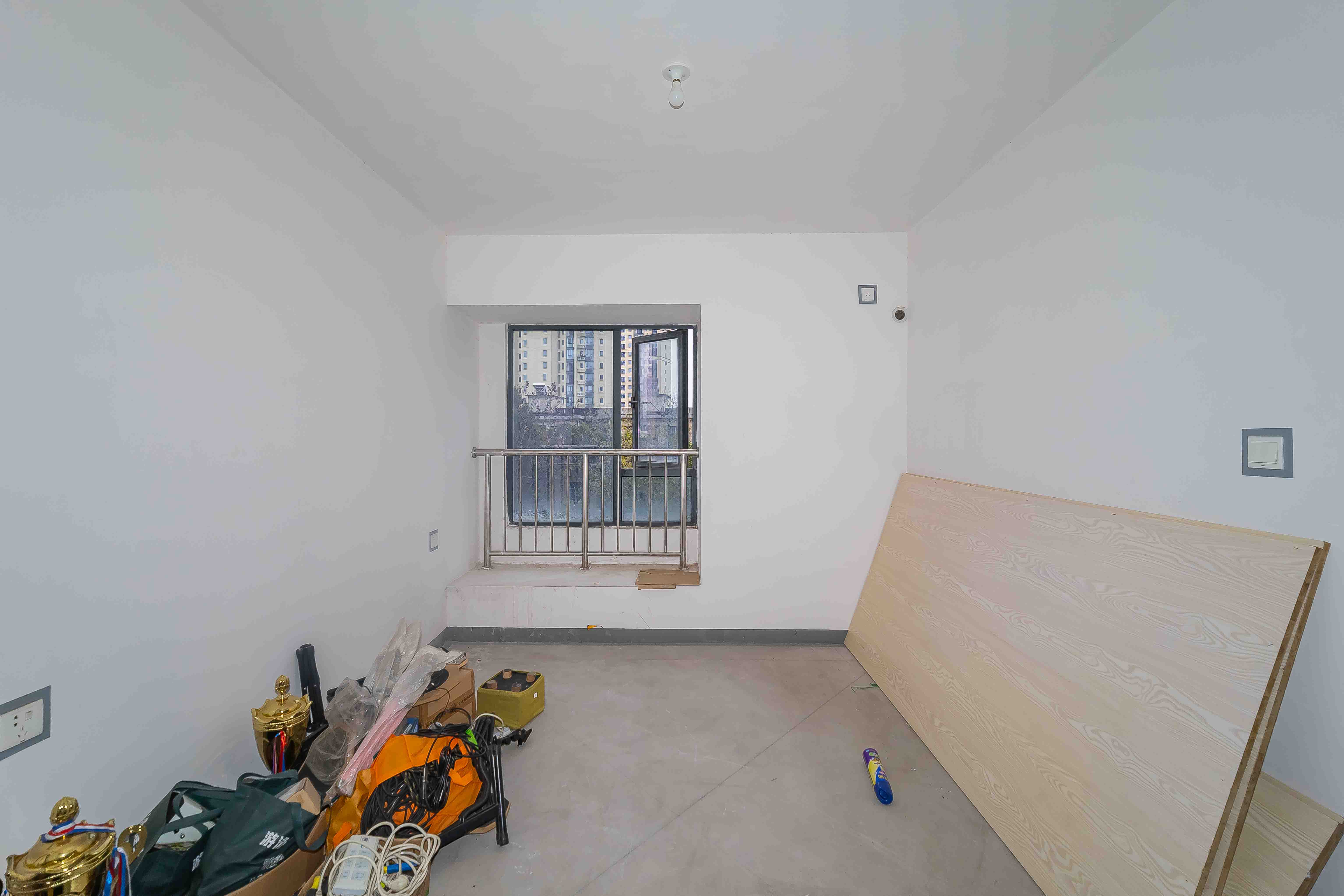 建发中央悦府  3室2厅2卫   125.00万卧室