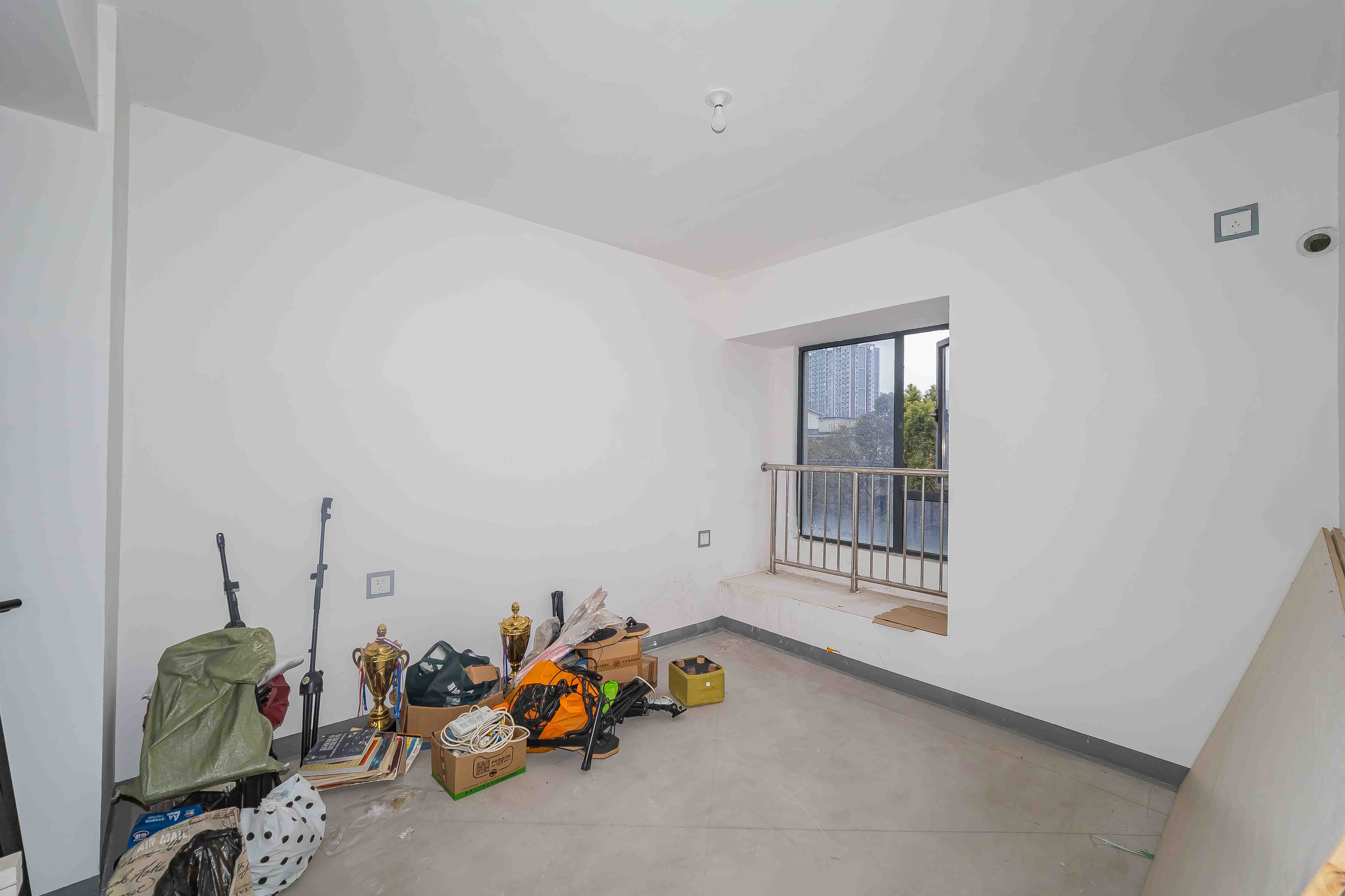 建发中央悦府  3室2厅2卫   125.00万卧室