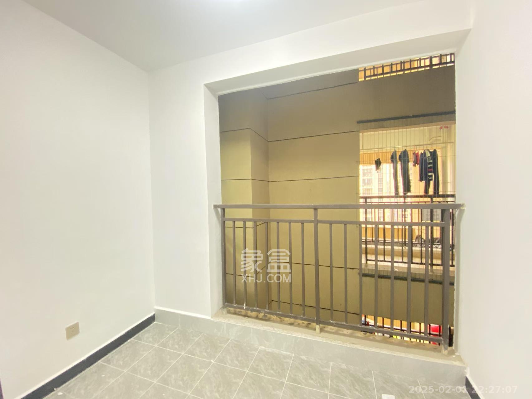 绿地新都会 2室2厅1卫 2000.0元/月 绿地新都会 2室2厅1卫 2000.0元/月室内图