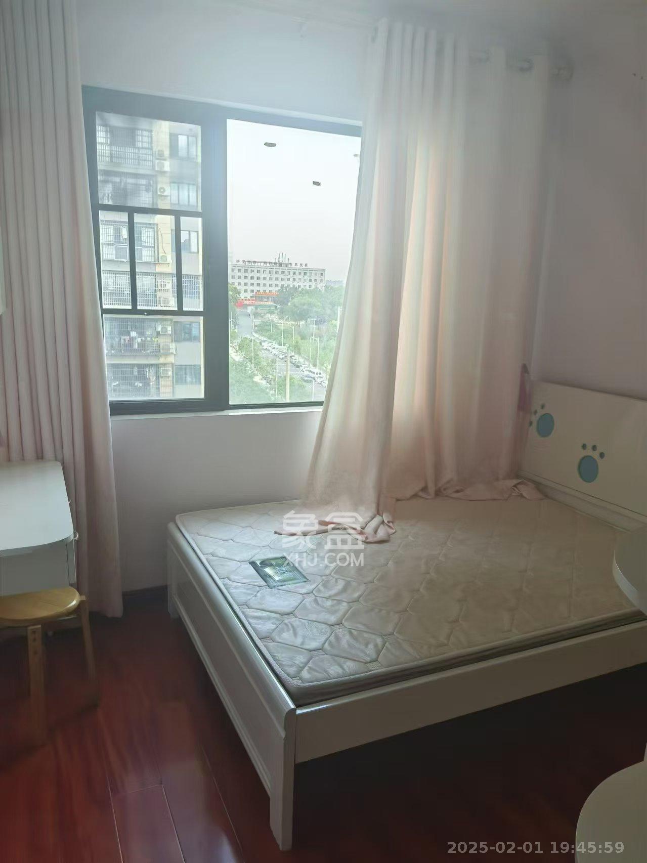 汇一城(汇壹公馆) 4室2厅1卫 2400.0元/月 汇一城(汇壹公馆) 4室2厅1卫 2400.0元/月室内图