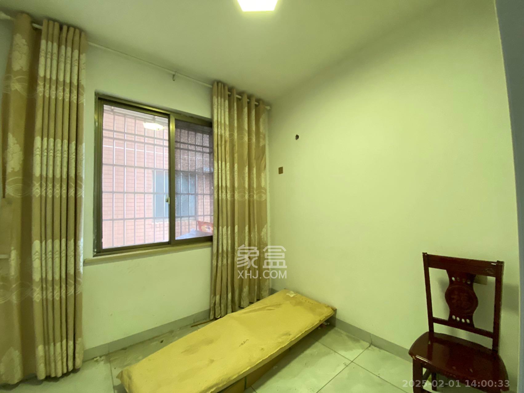 蟠龙欣苑  3室2厅2卫   1800.00元/月室内图