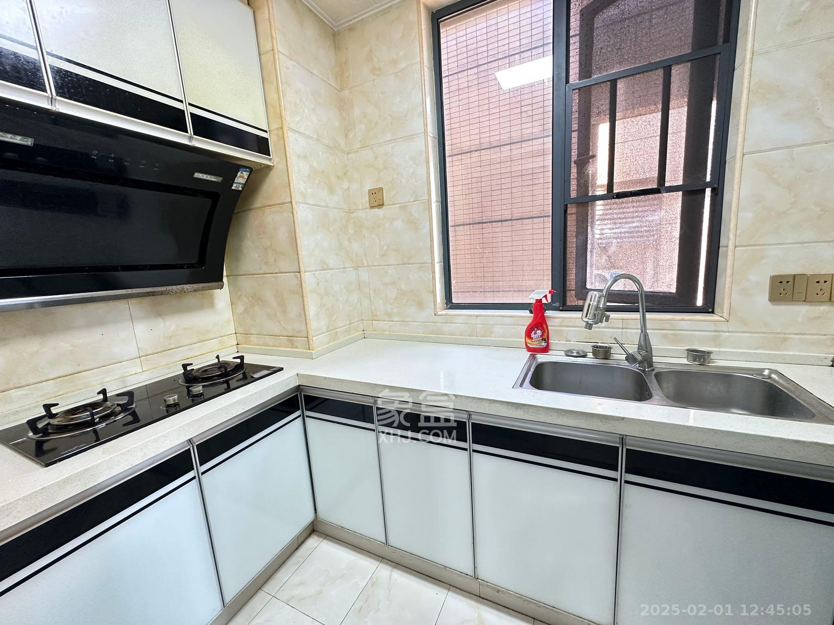 荣盛花语馨苑 2室2厅1卫 2300.0元/月 荣盛花语馨苑 2室2厅1卫 2300.0元/月室内图